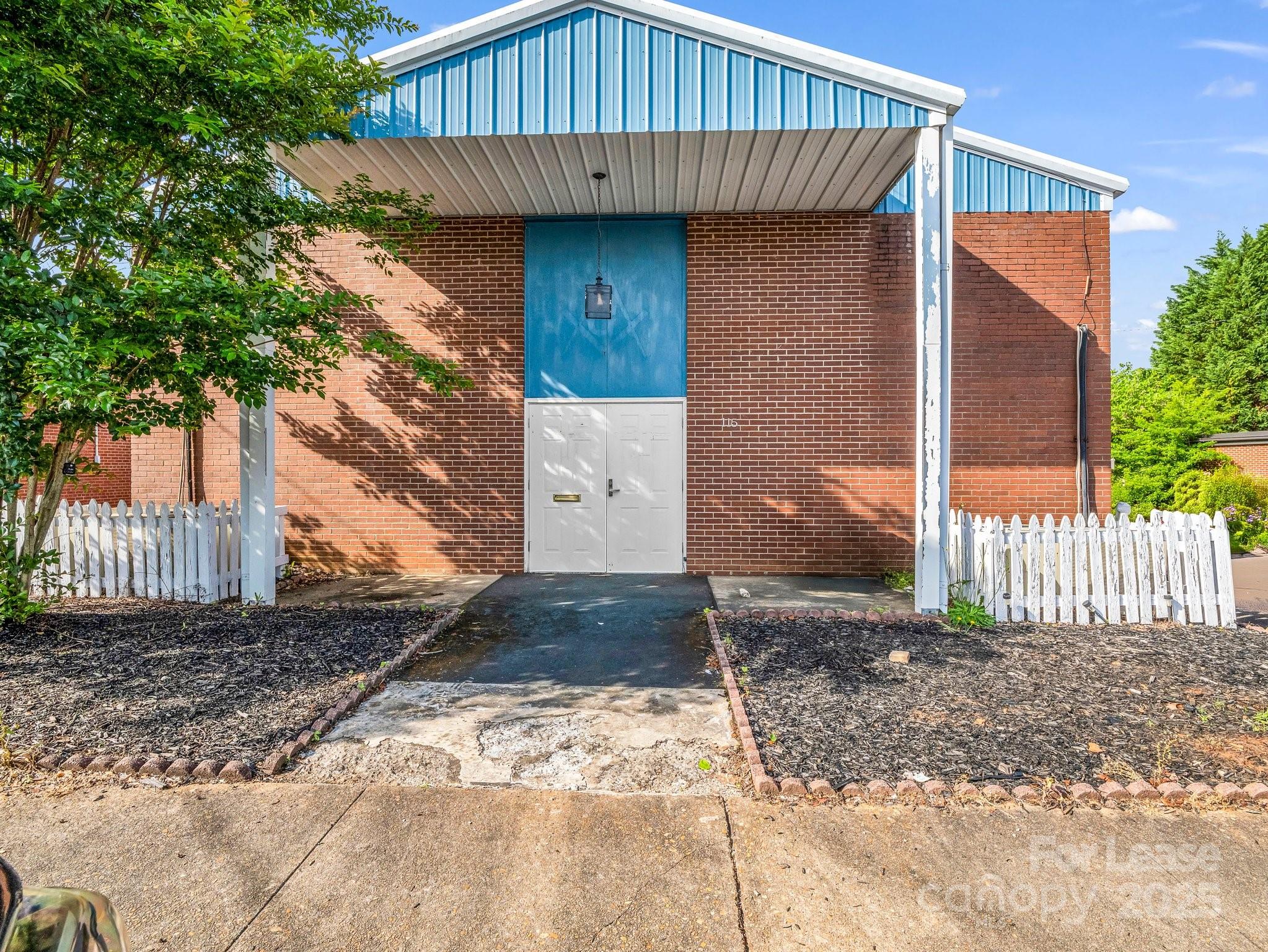 115 Davis Street Property Photo 1