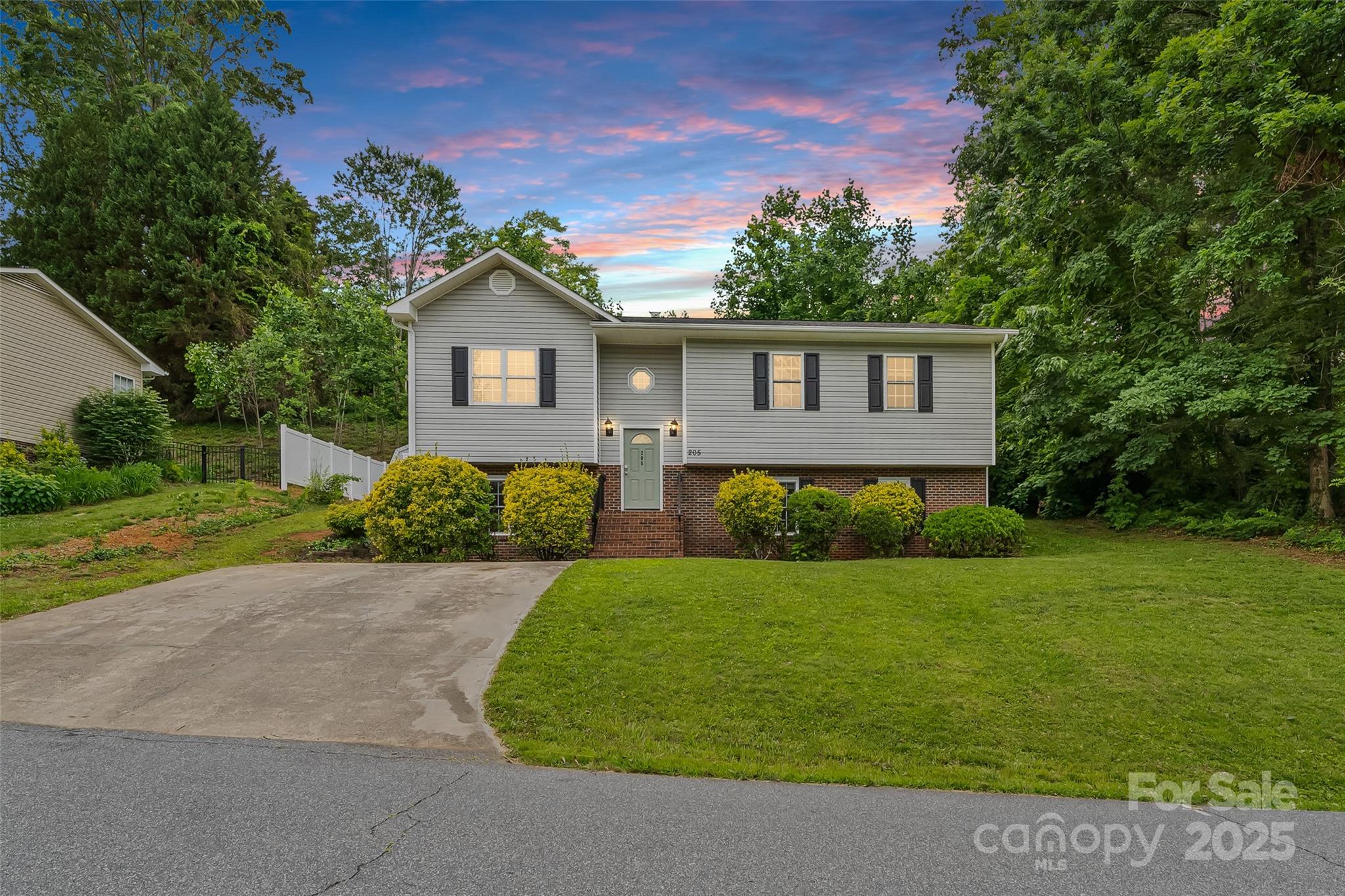 205 Davis Drive Property Photo 1