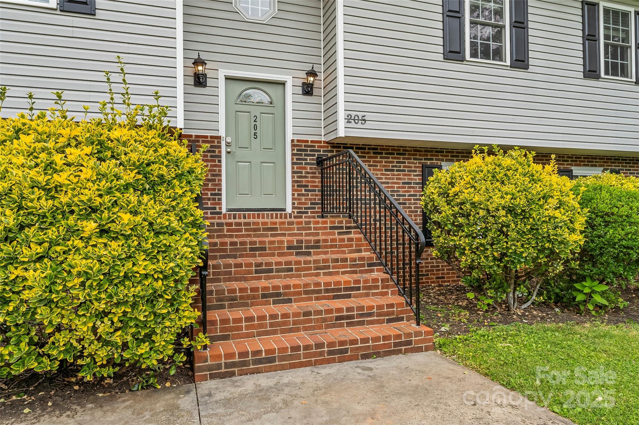 205 Davis Drive Property Photo 3