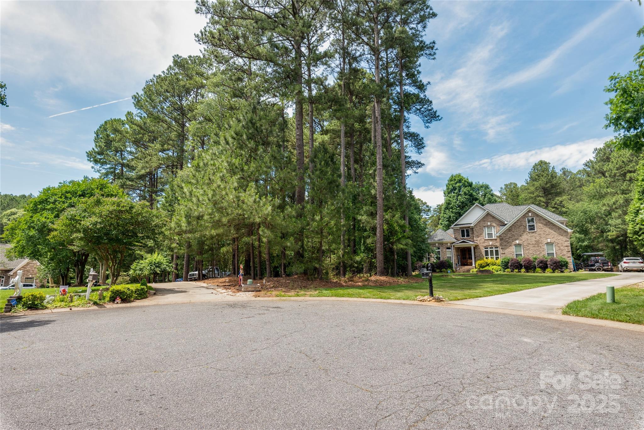 9207 Belle Pines Court Property Photo 6