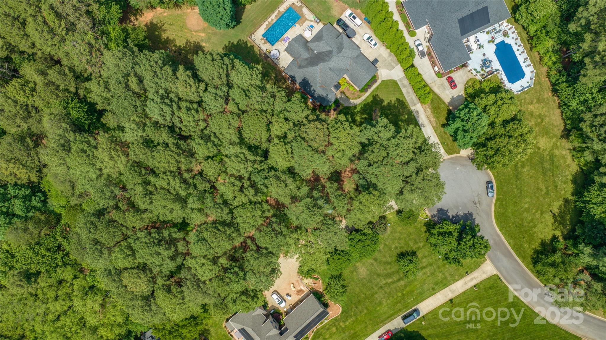 9207 Belle Pines Court Property Photo 7