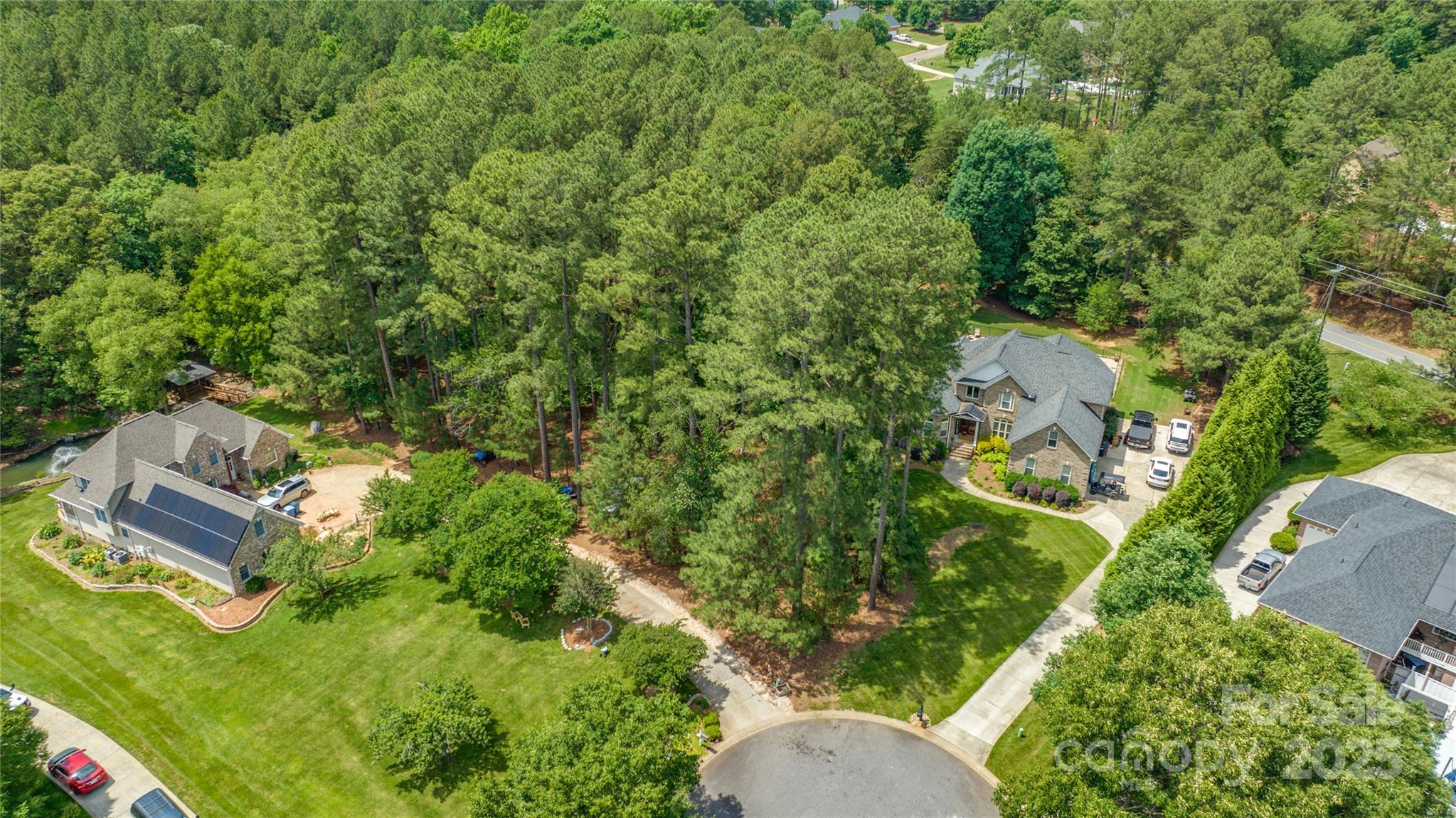 9207 Belle Pines Court Property Photo 8