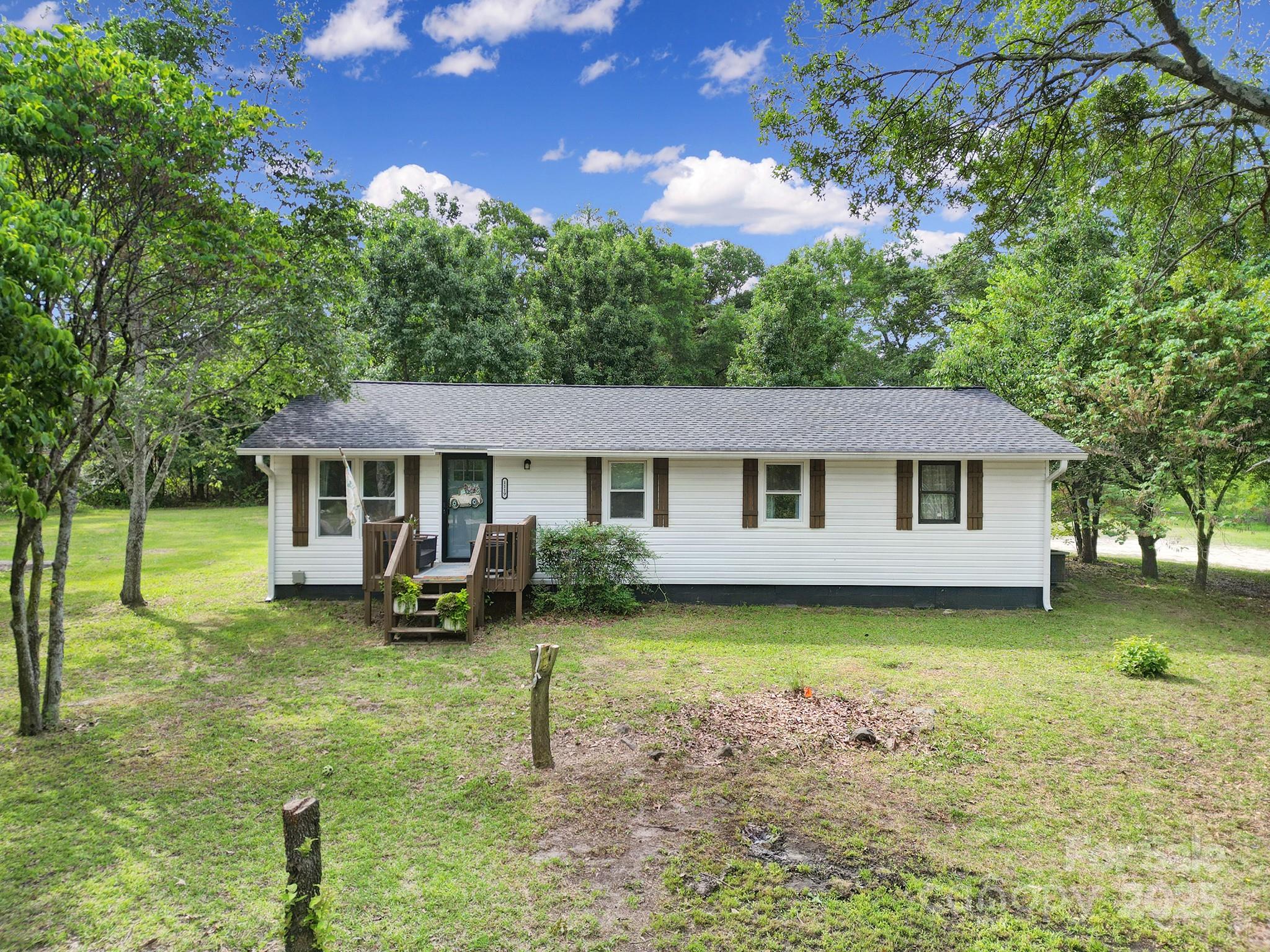 1119 Scott Road Property Photo 1