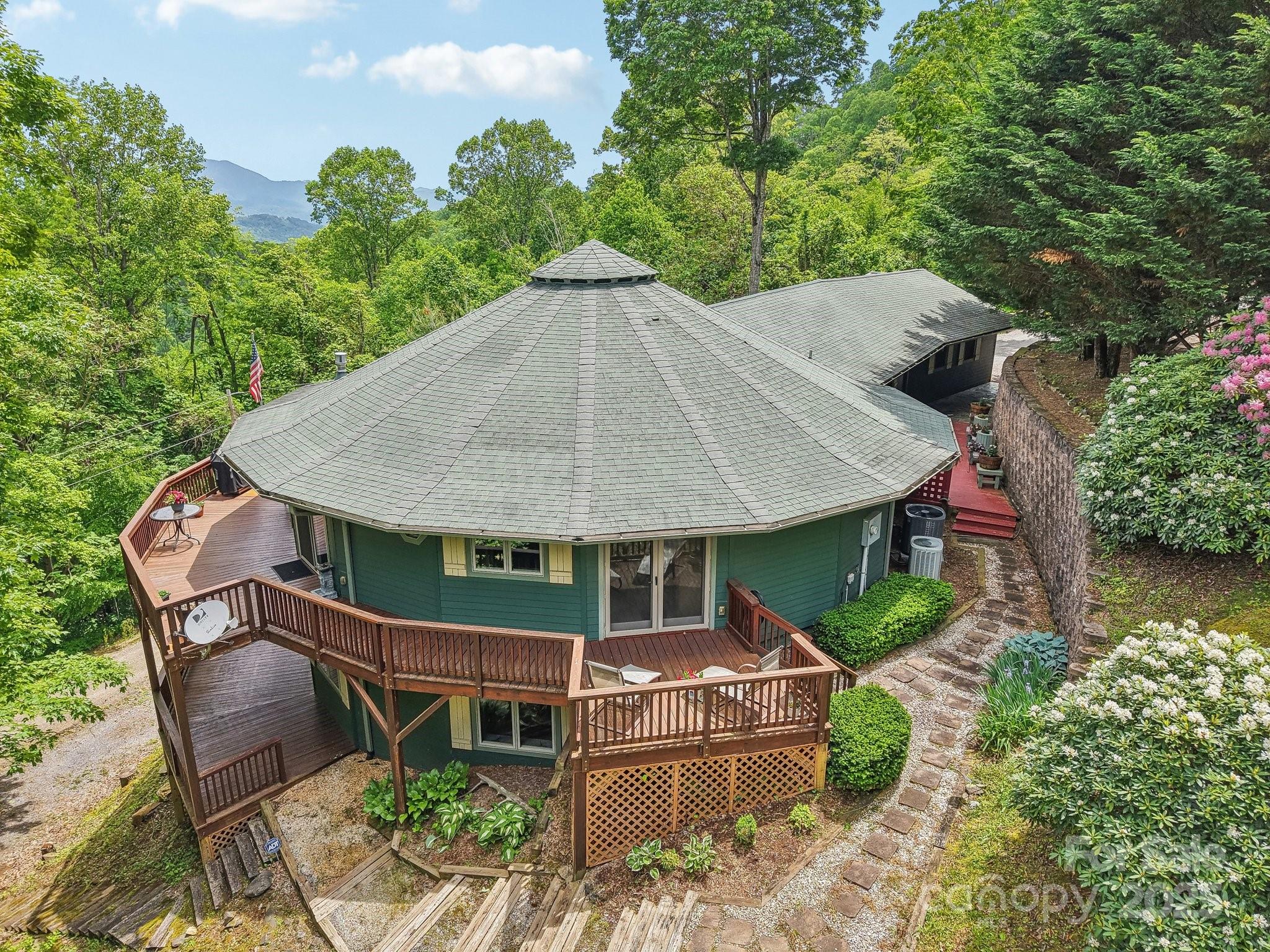 274 Slippery Rock Road Property Photo 1