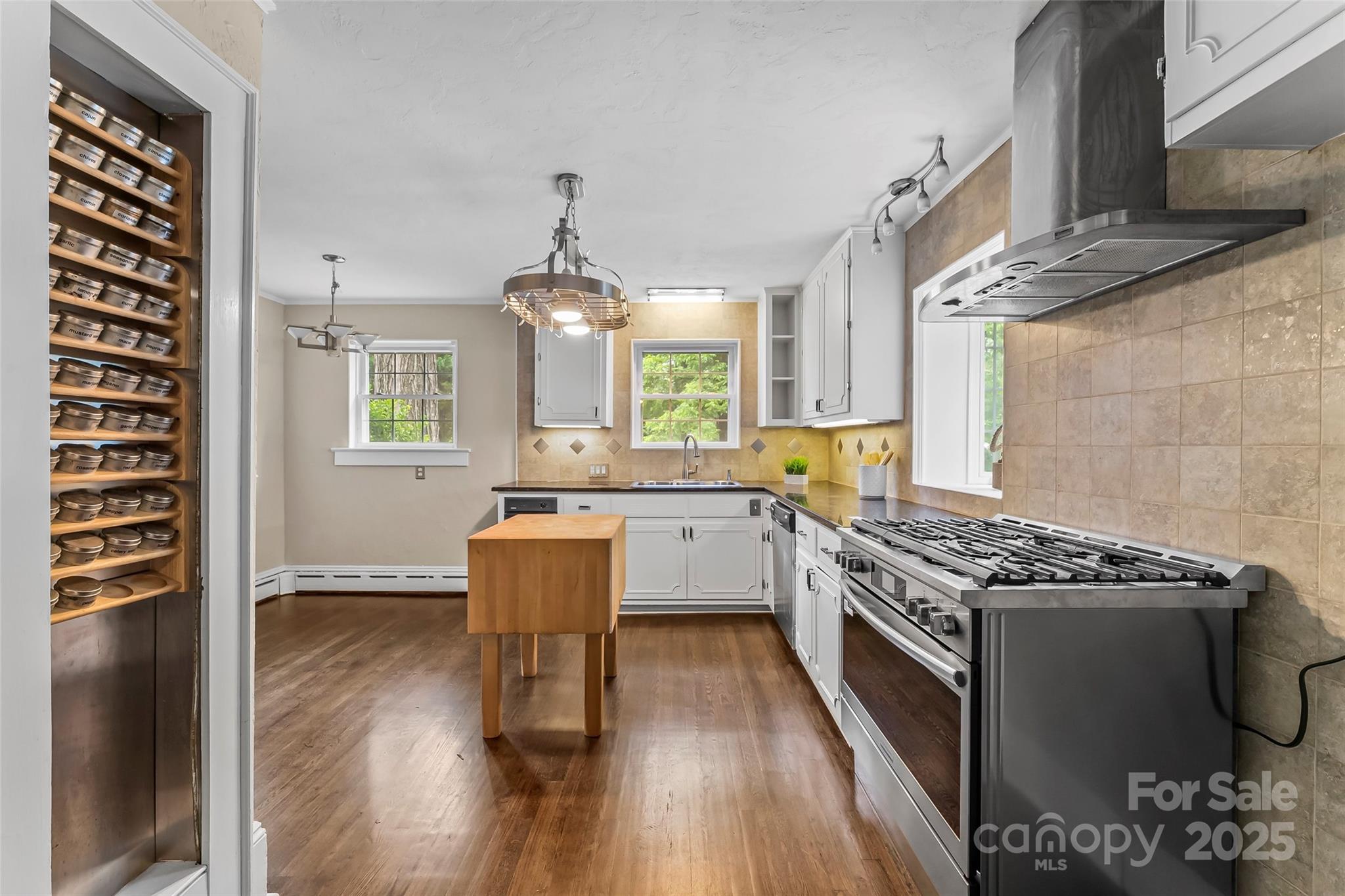 121 33rd Avenue Property Photo 10