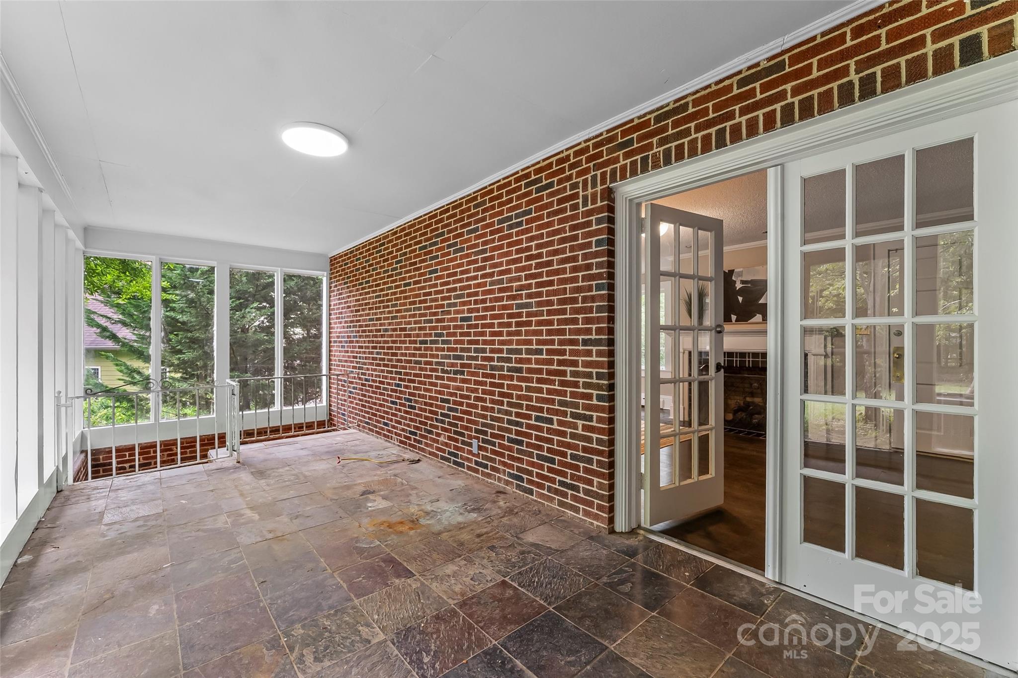 121 33rd Avenue Property Photo 21