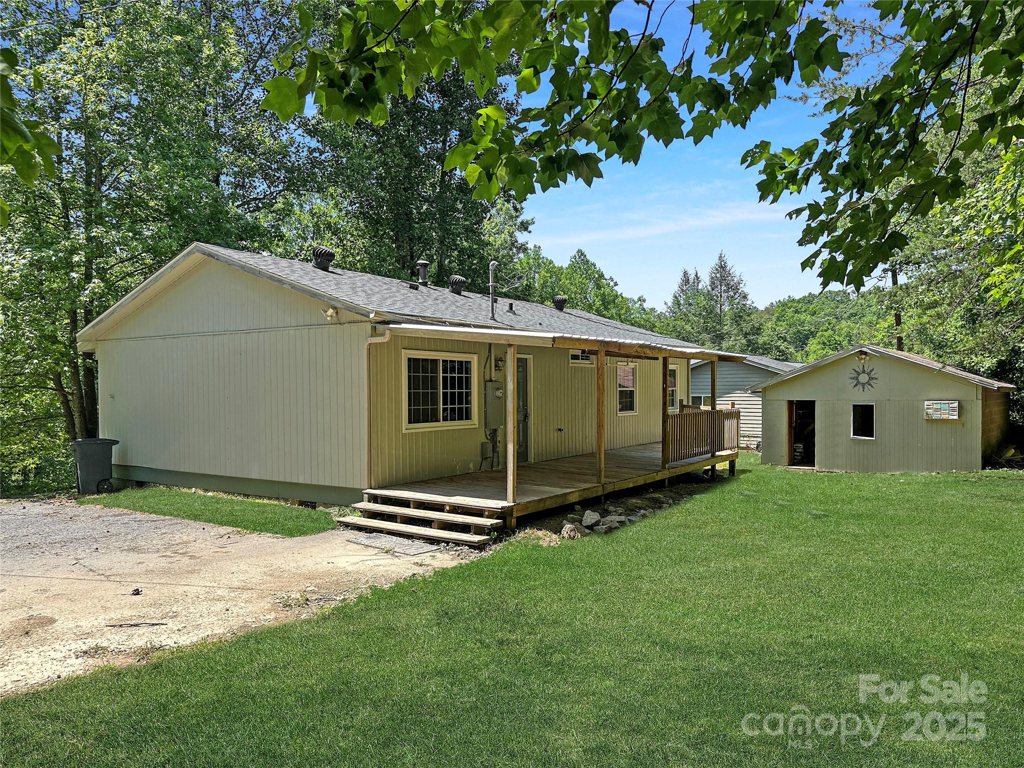 488 John Swofford Road Property Photo 2