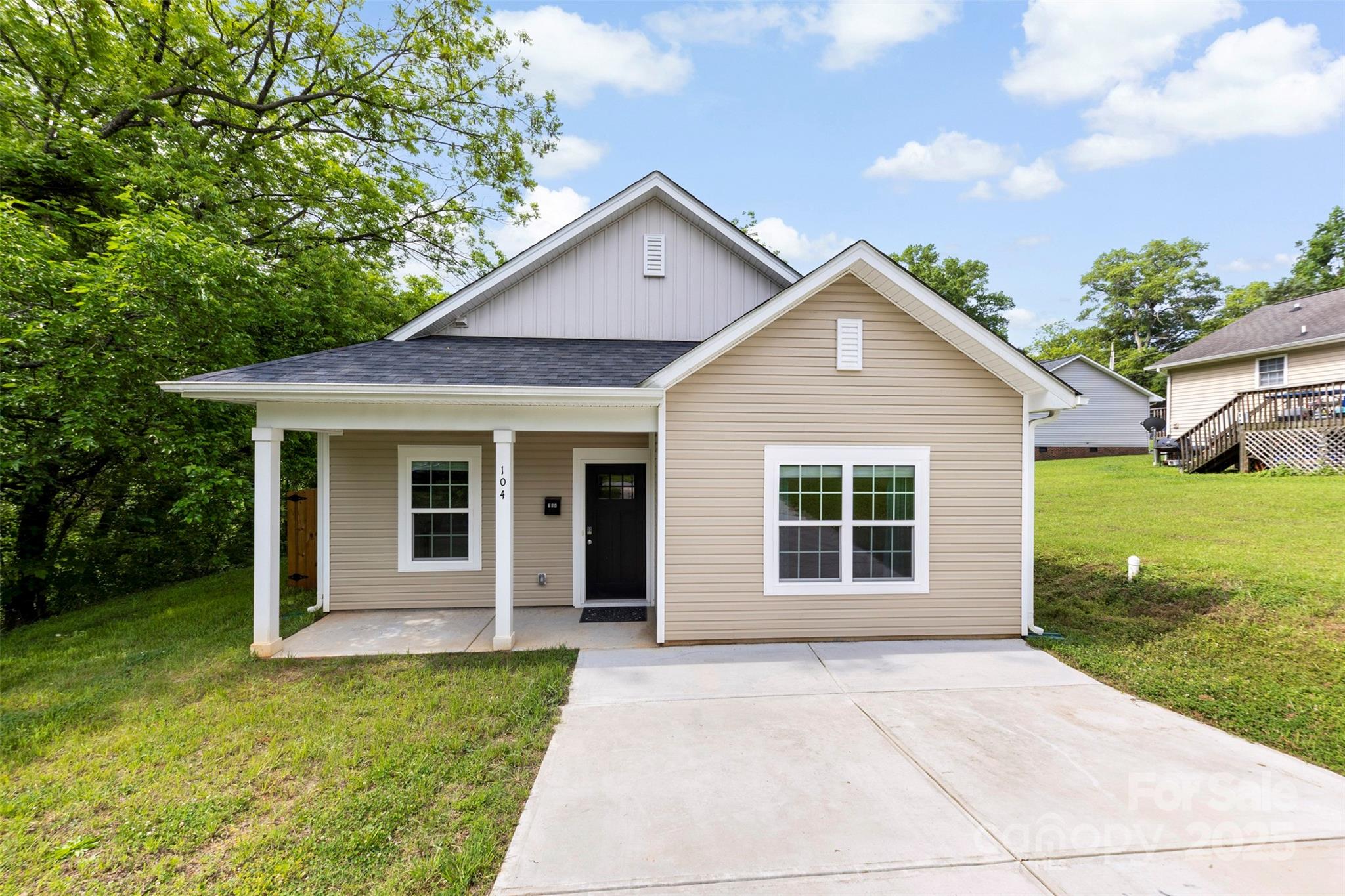 104 E Louisiana Avenue Property Photo 1