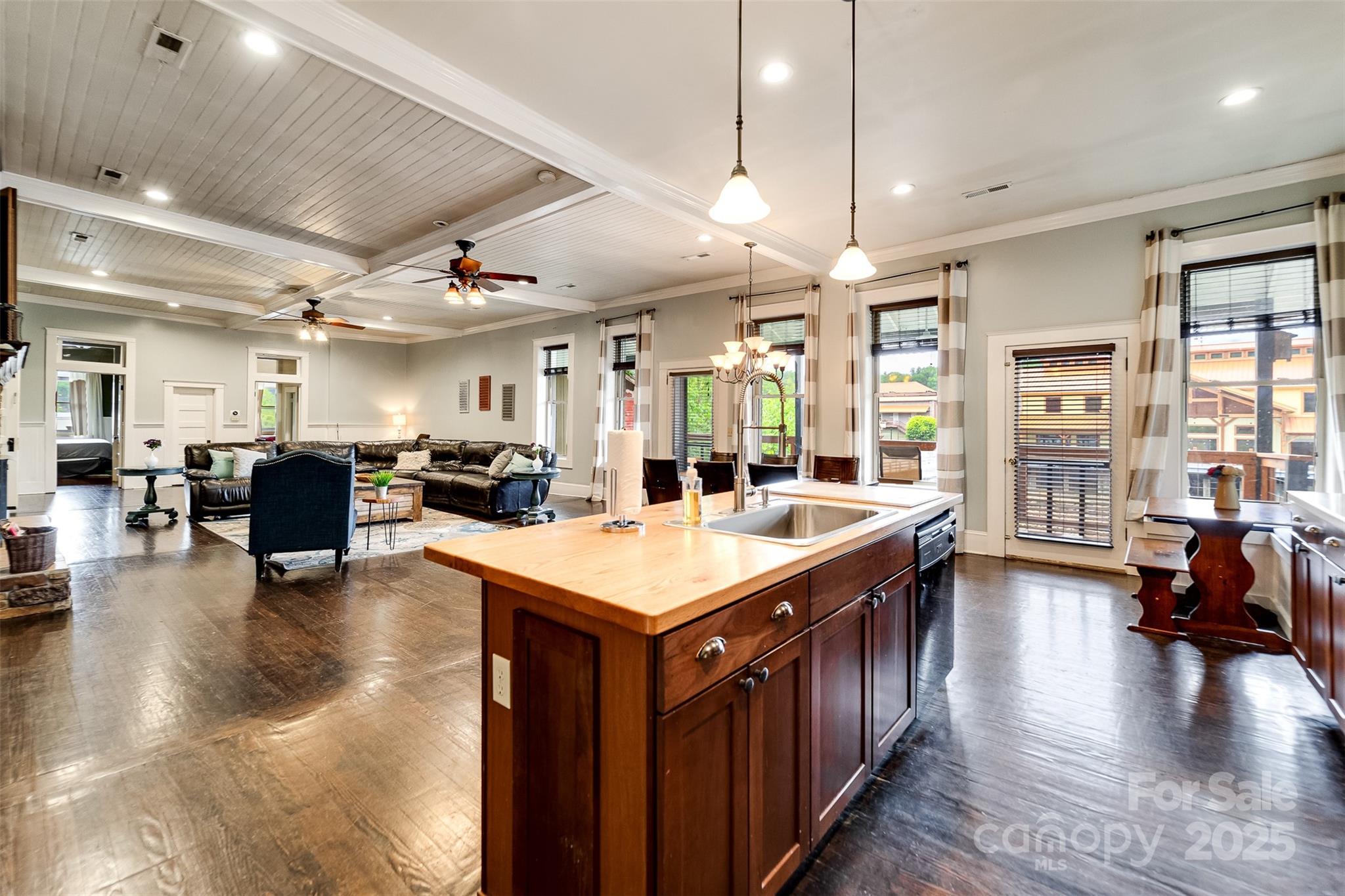 60 Everett Street Property Photo 10