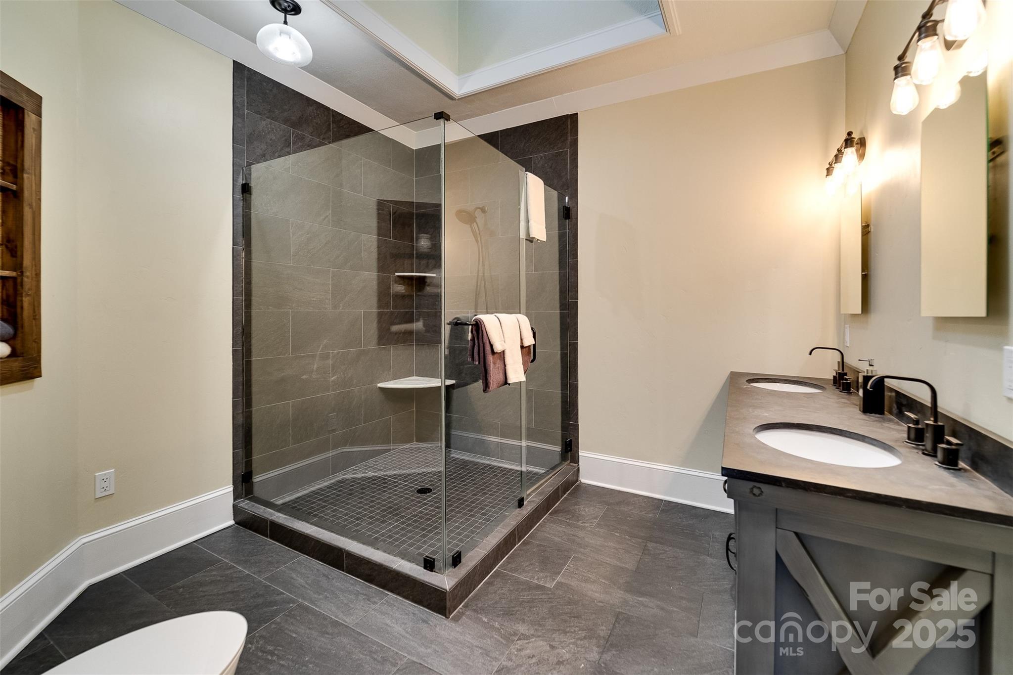 60 Everett Street Property Photo 26