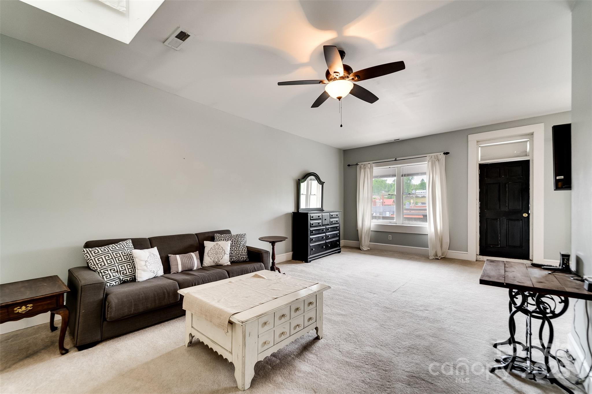 60 Everett Street Property Photo 35