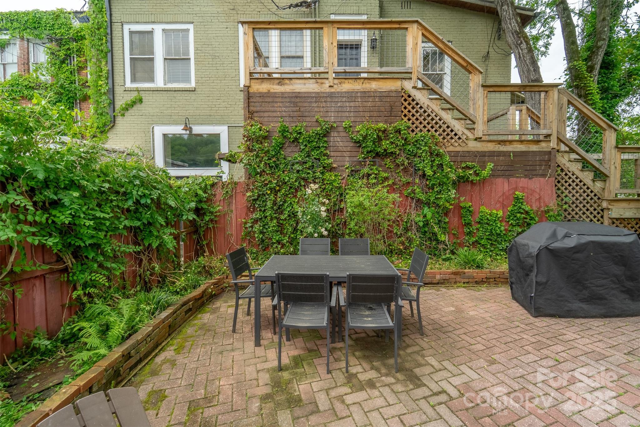 60 Everett Street Property Photo 47
