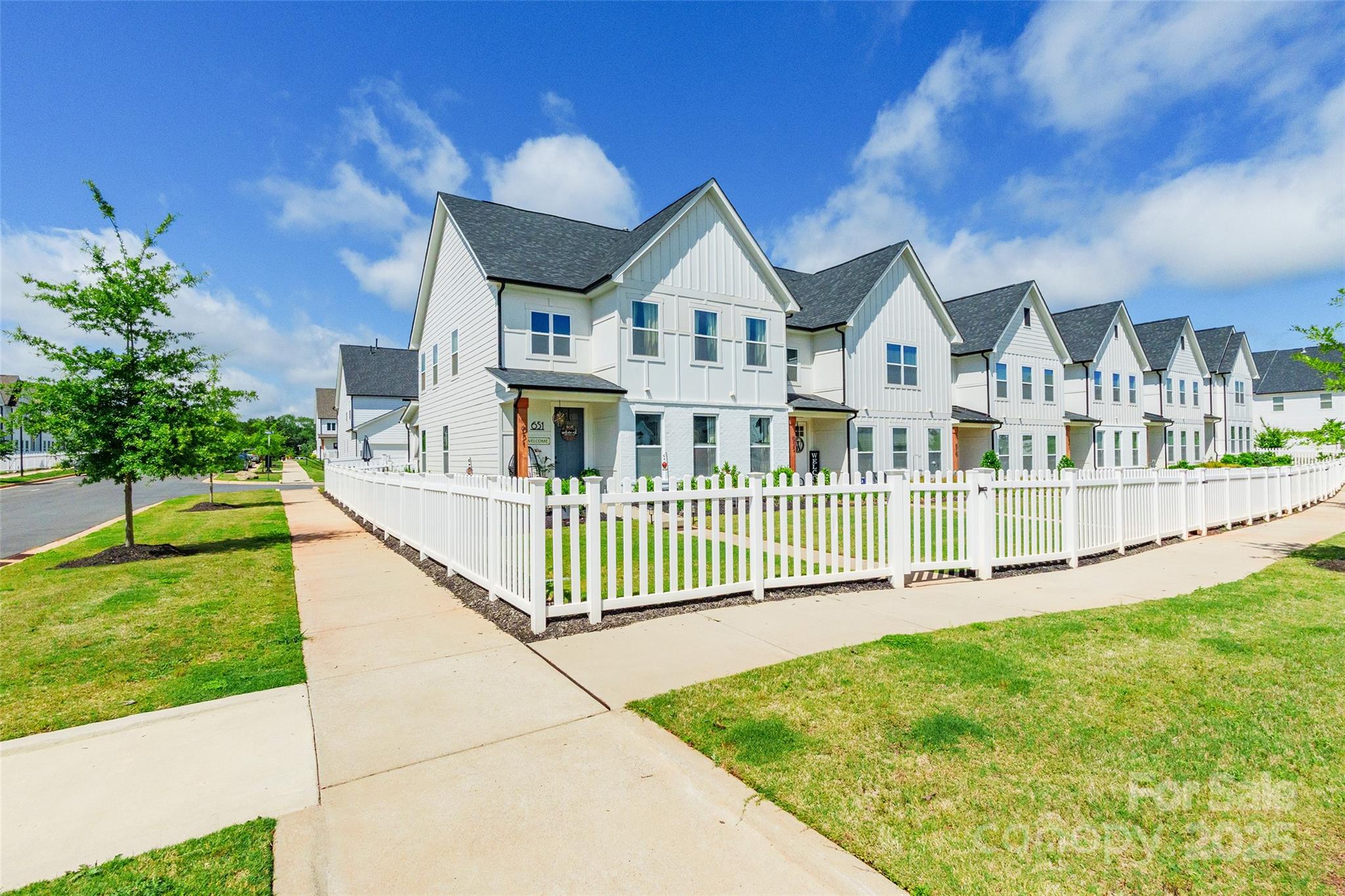 651 Melville Drive Property Photo 1