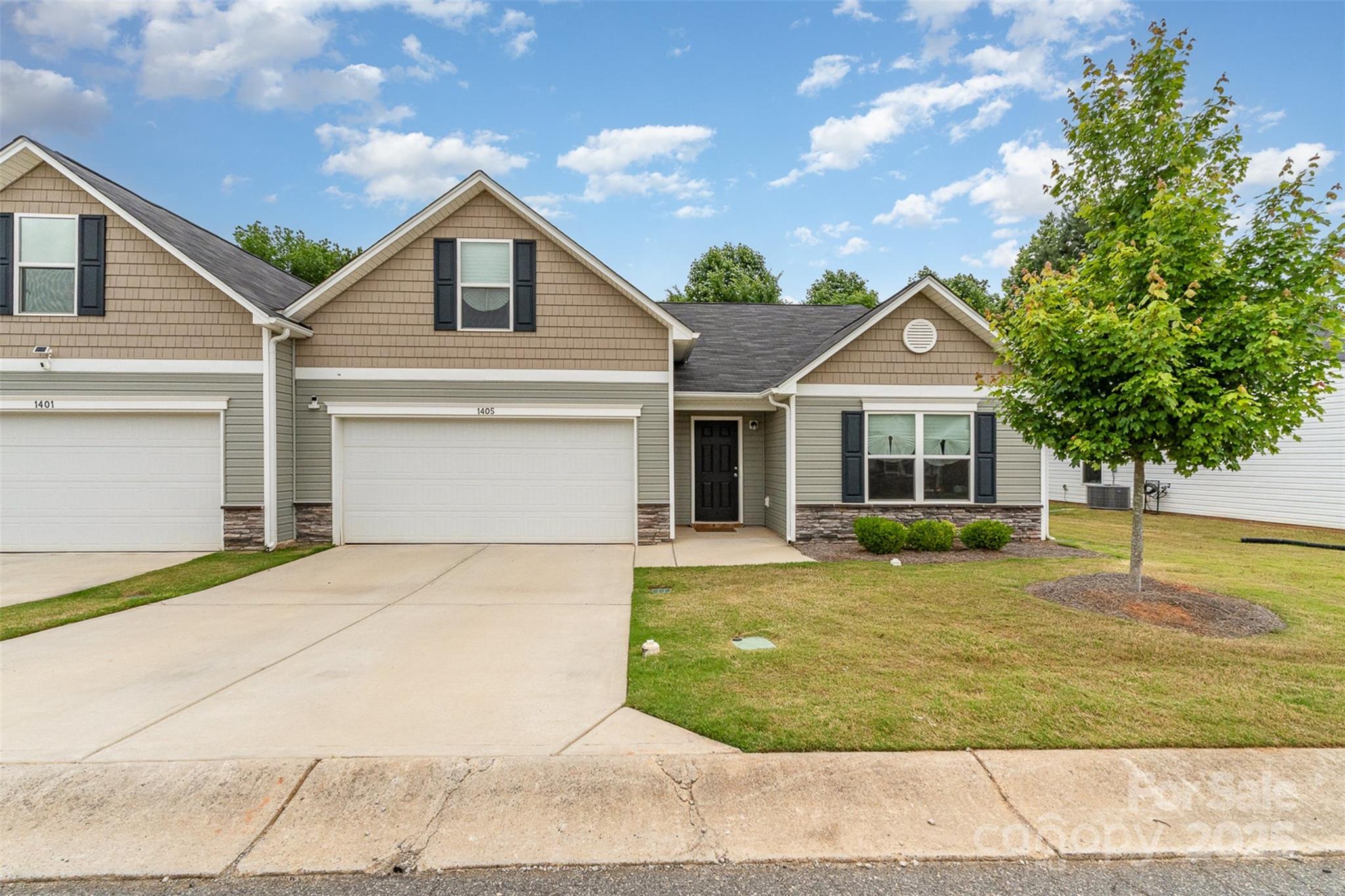 1405 Amberlight Circle Property Photo 1