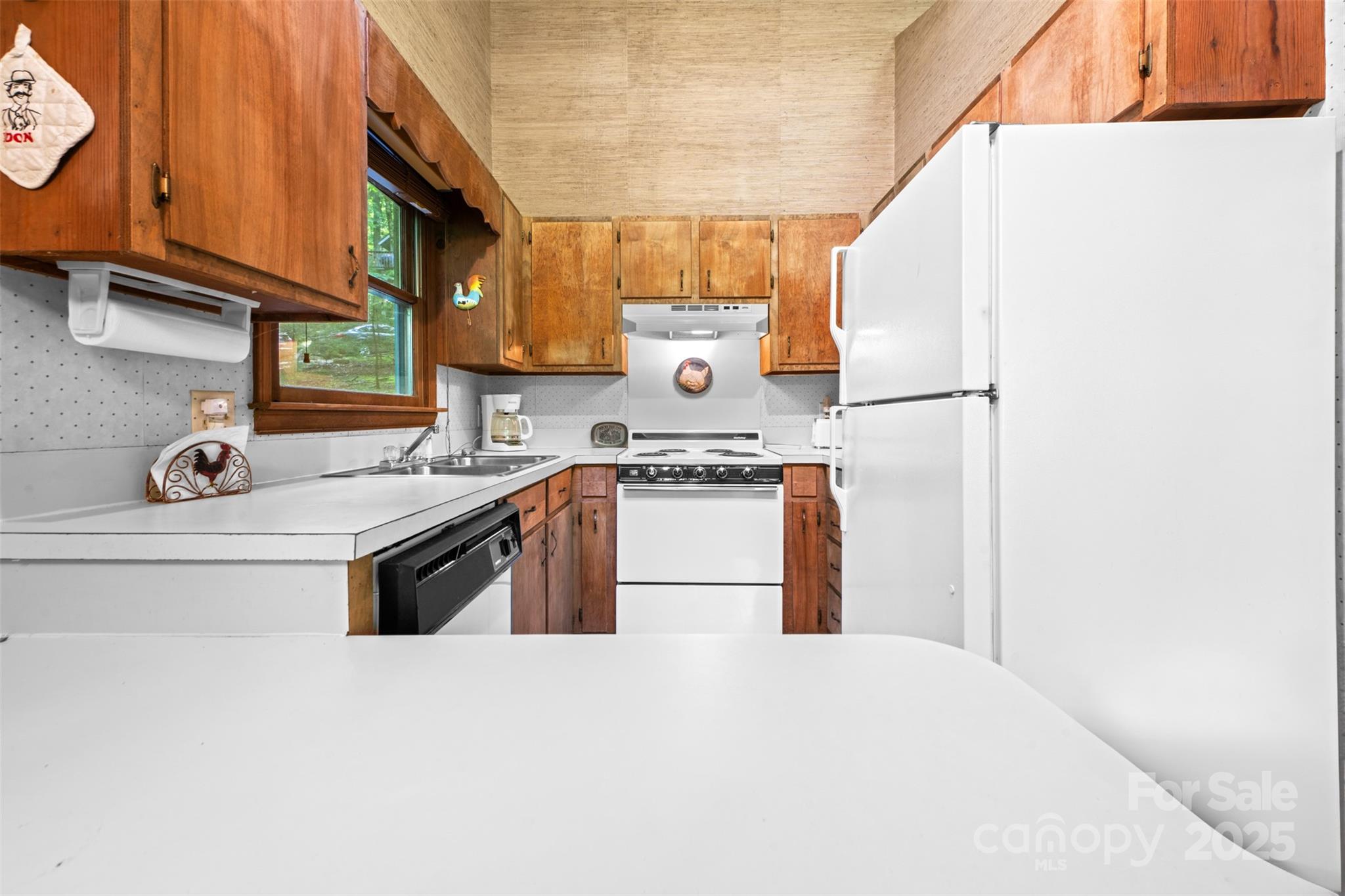 212 Saddle Lane 29 Property Photo 9