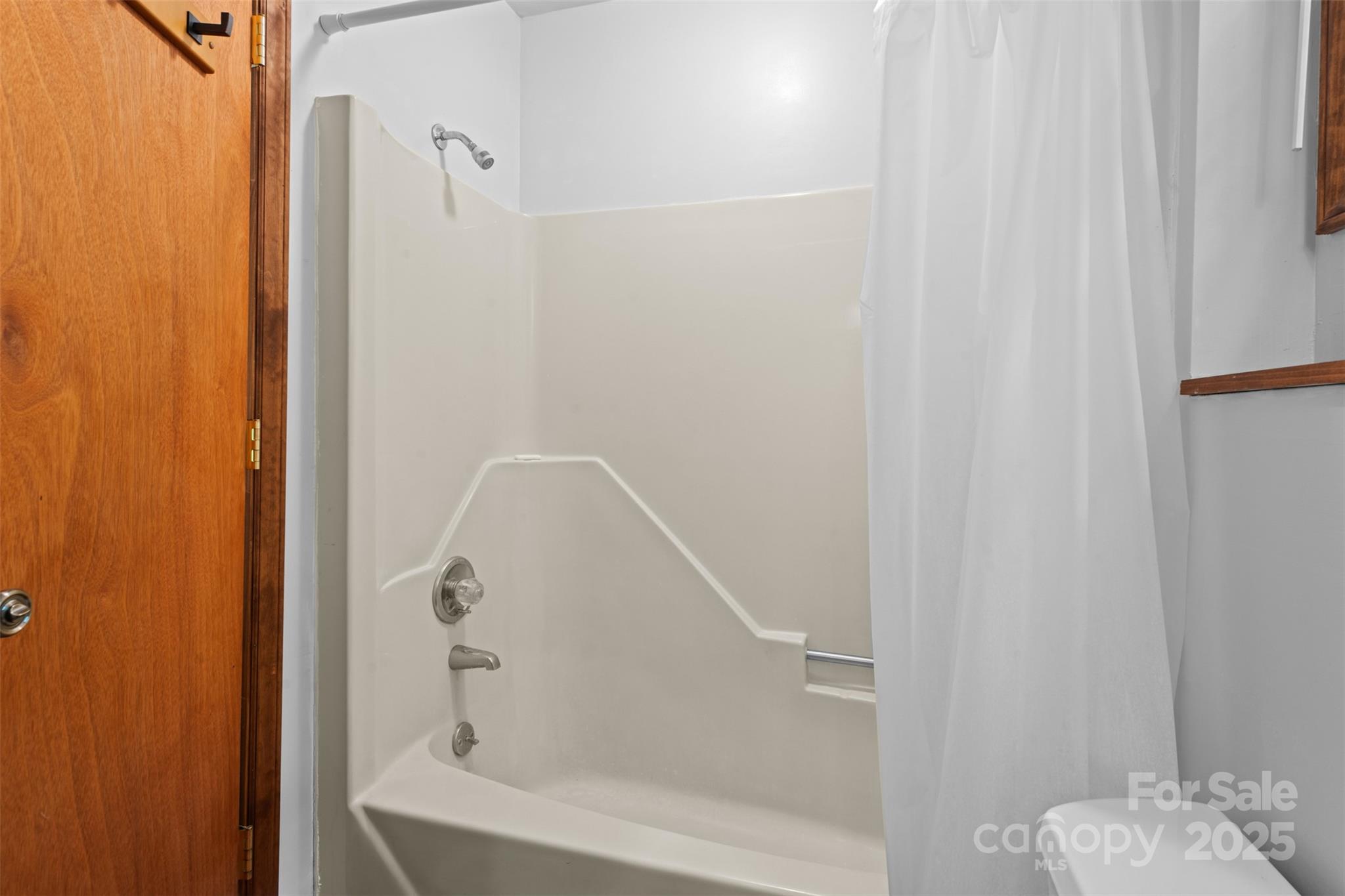 212 Saddle Lane 29 Property Photo 14