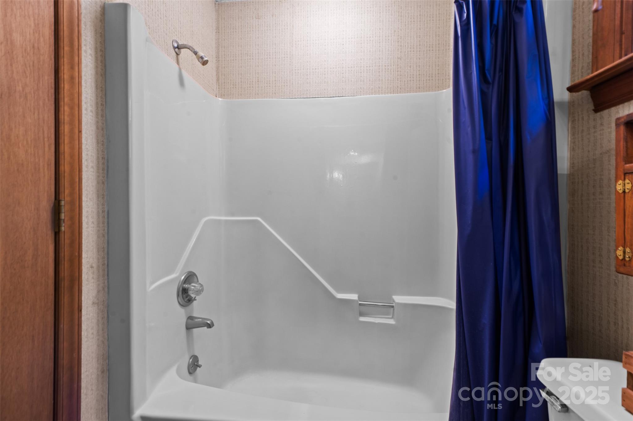 212 Saddle Lane 29 Property Photo 18