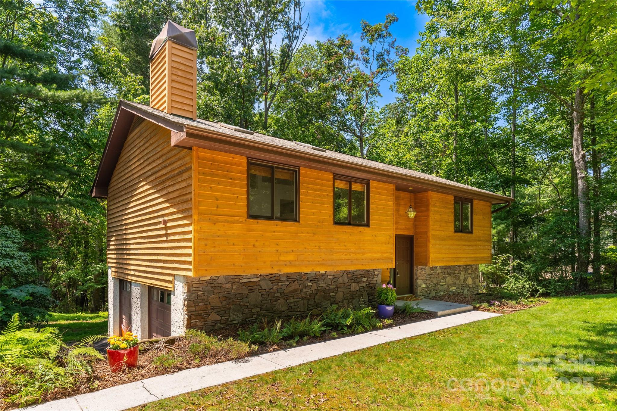 2 Oak Grove Road Property Photo 1