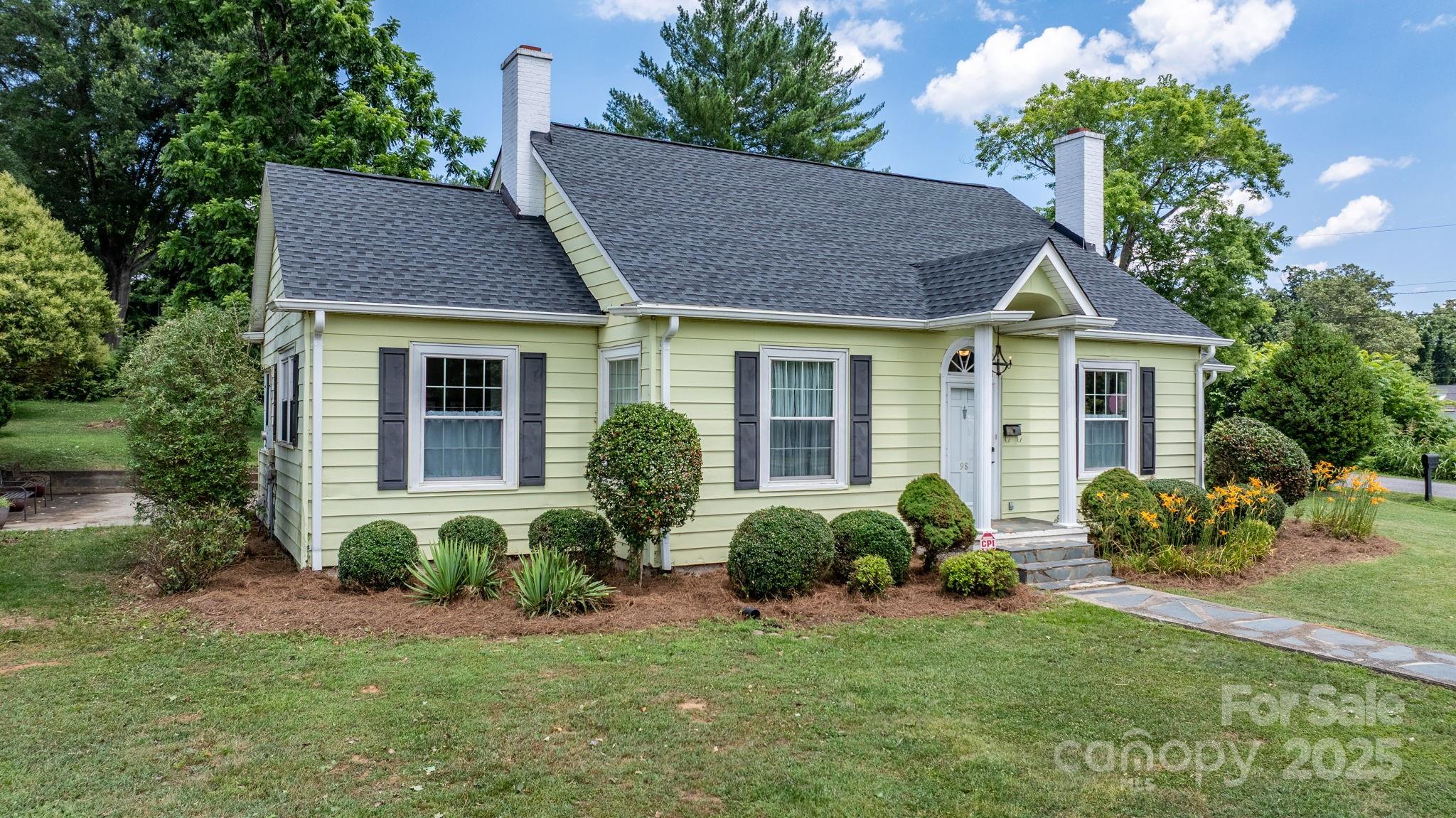 98 S Main Street Property Photo 1