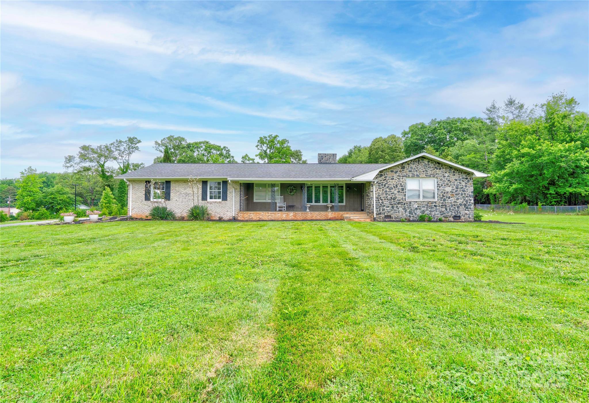 111 Gordon Avenue Property Photo 1