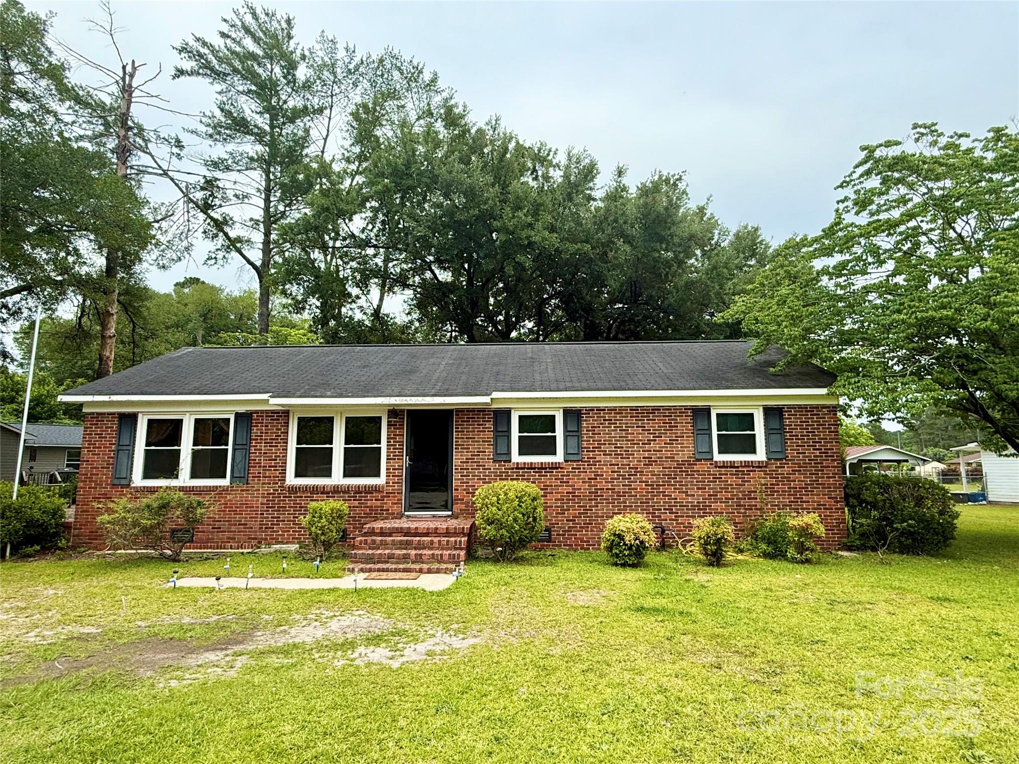 101 Windsor Drive Property Photo 1