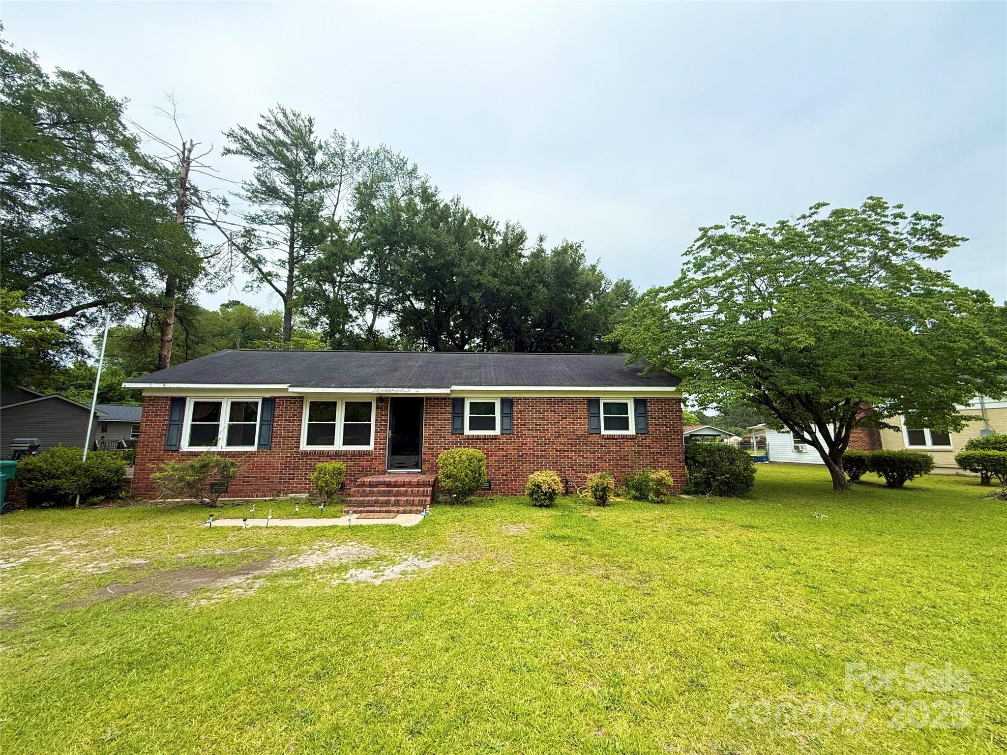 101 Windsor Drive Property Photo 3