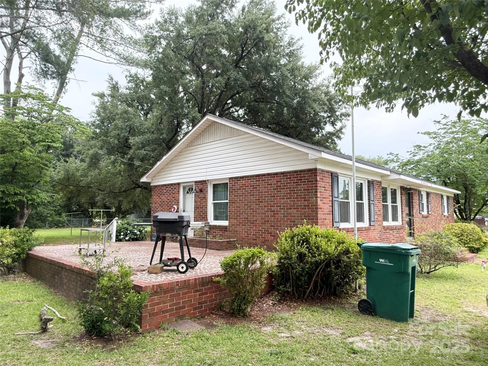 101 Windsor Drive Property Photo 4