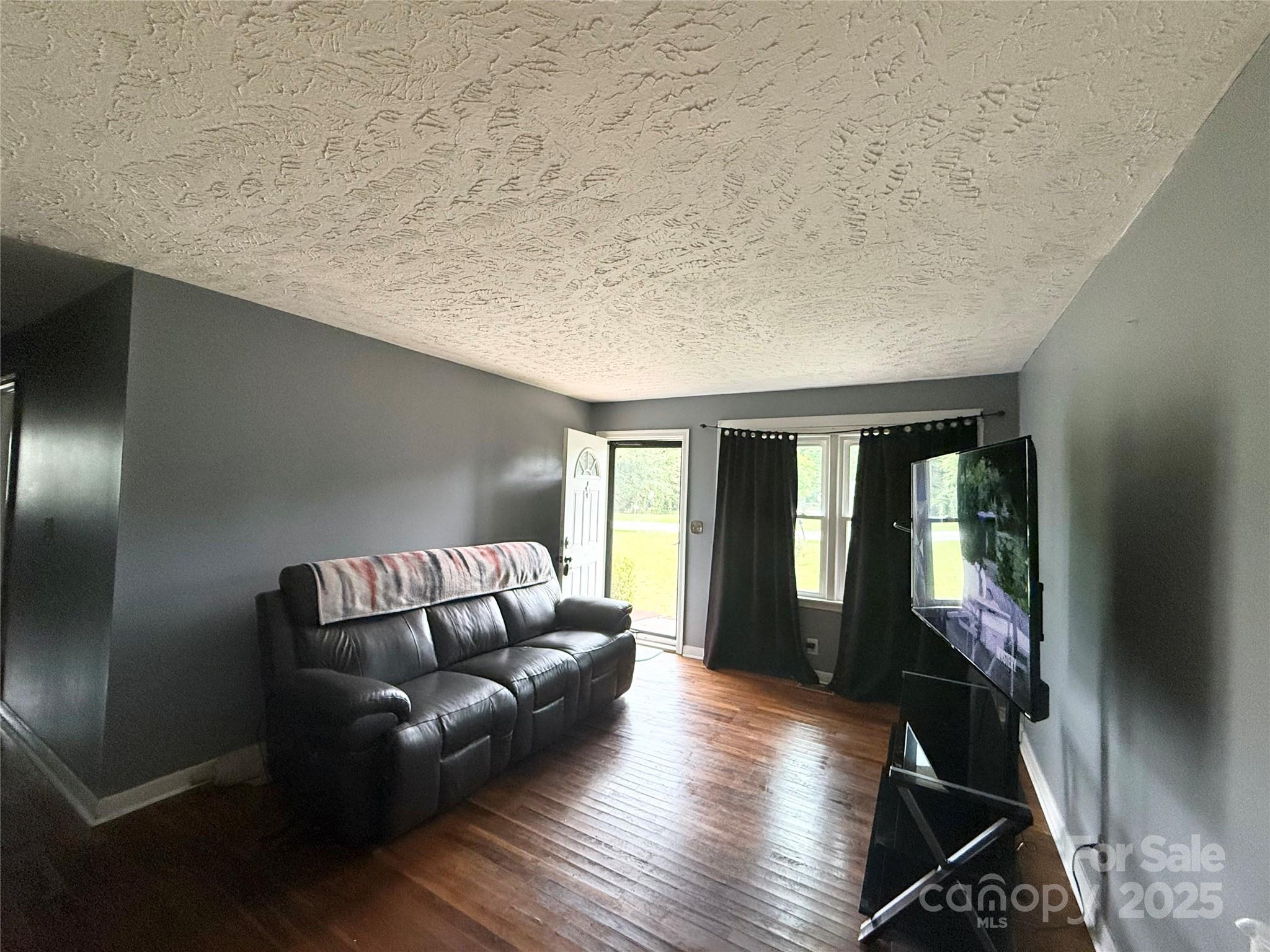 101 Windsor Drive Property Photo 7
