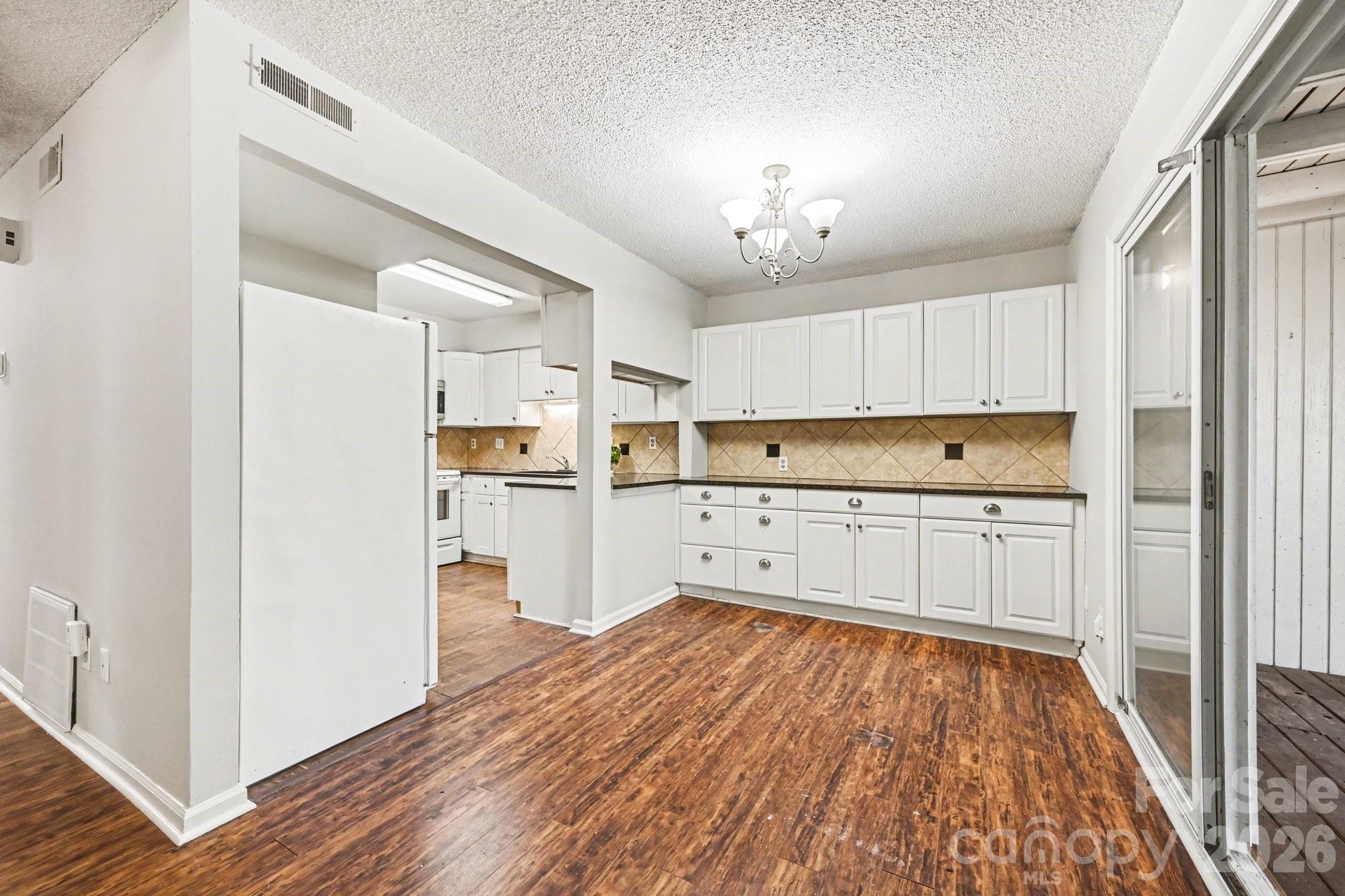 7900 Horse Chestnut Lane Property Photo 11
