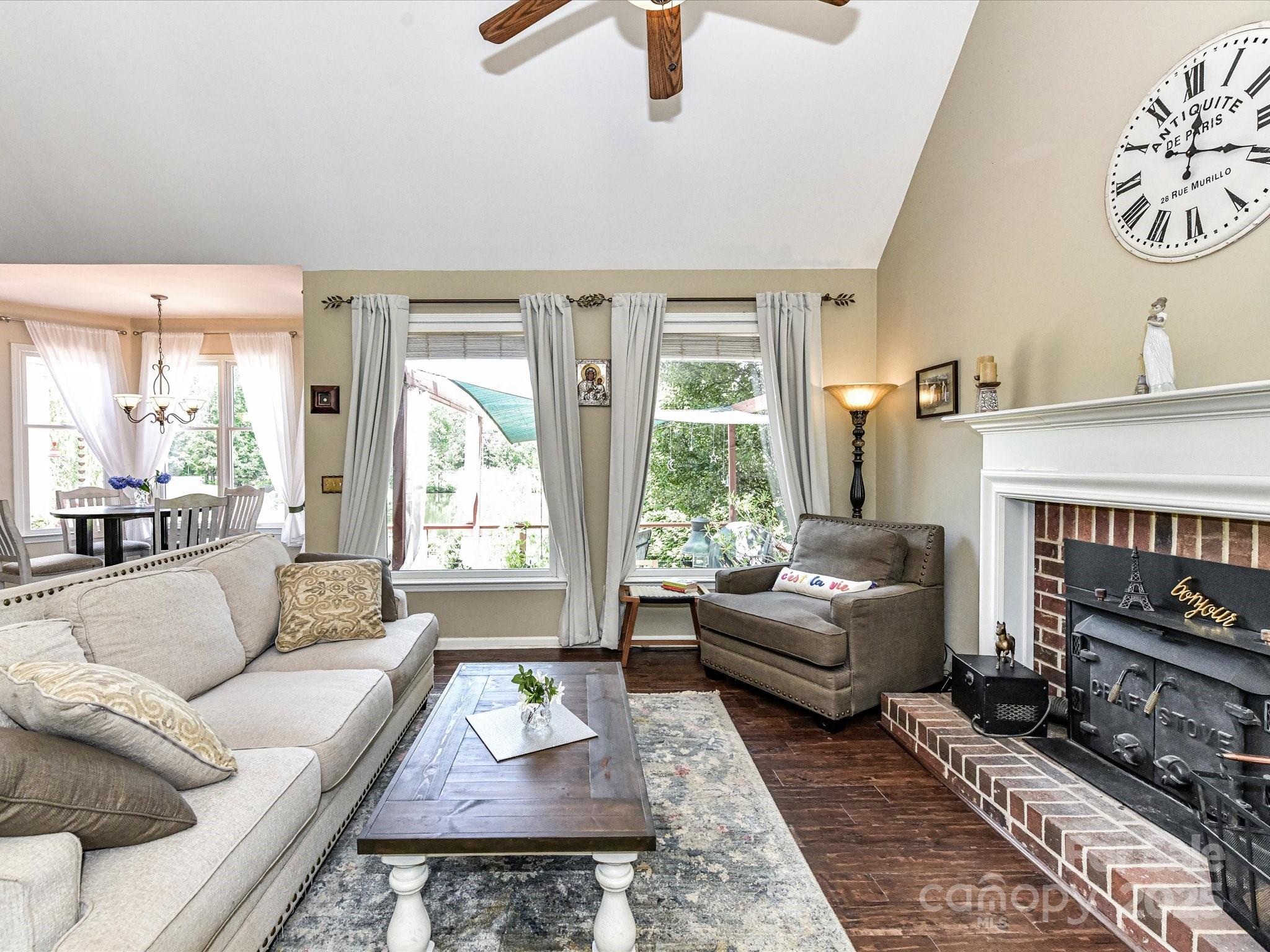 2325 Perry Road Property Photo 11