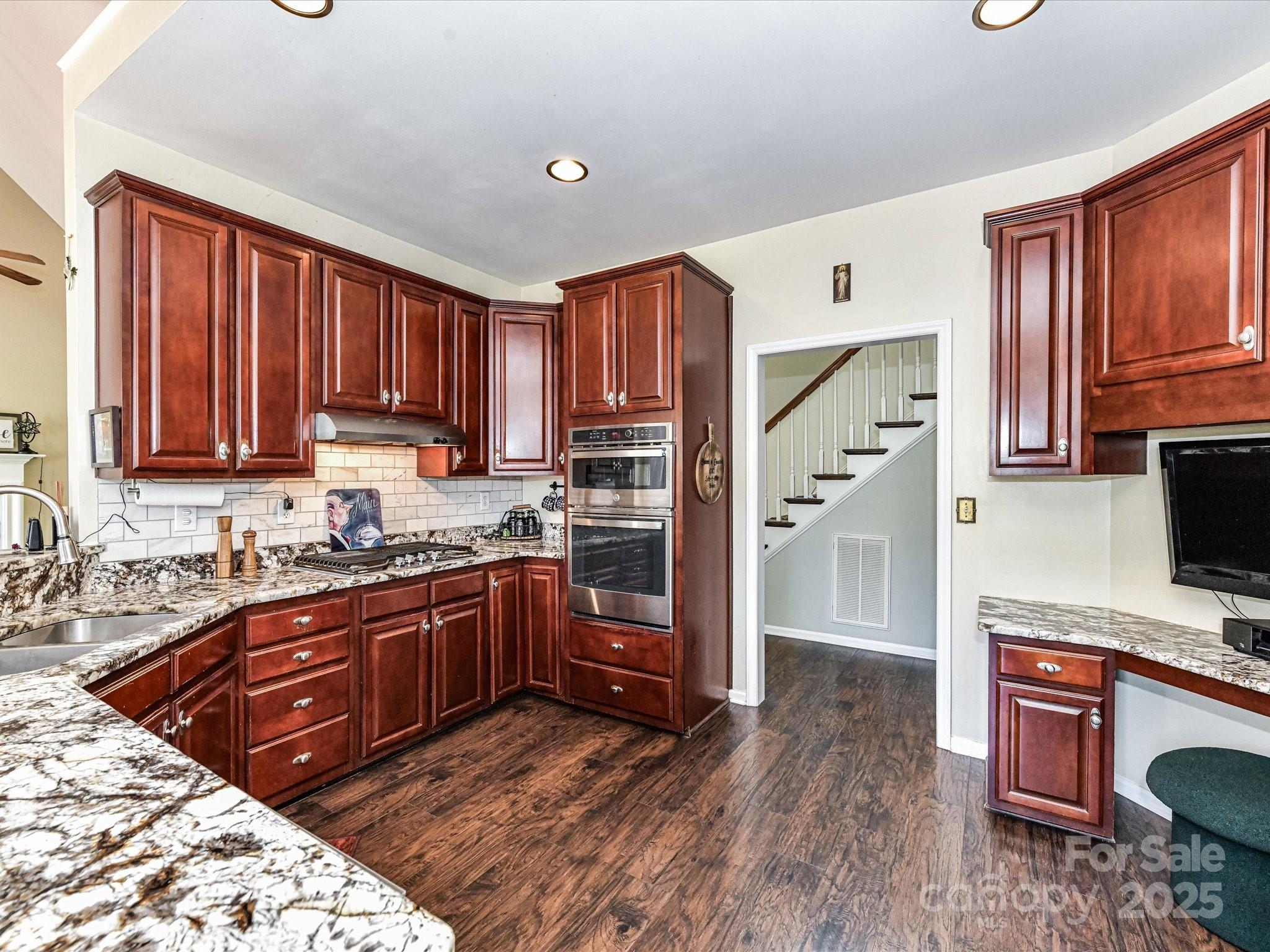 2325 Perry Road Property Photo 15