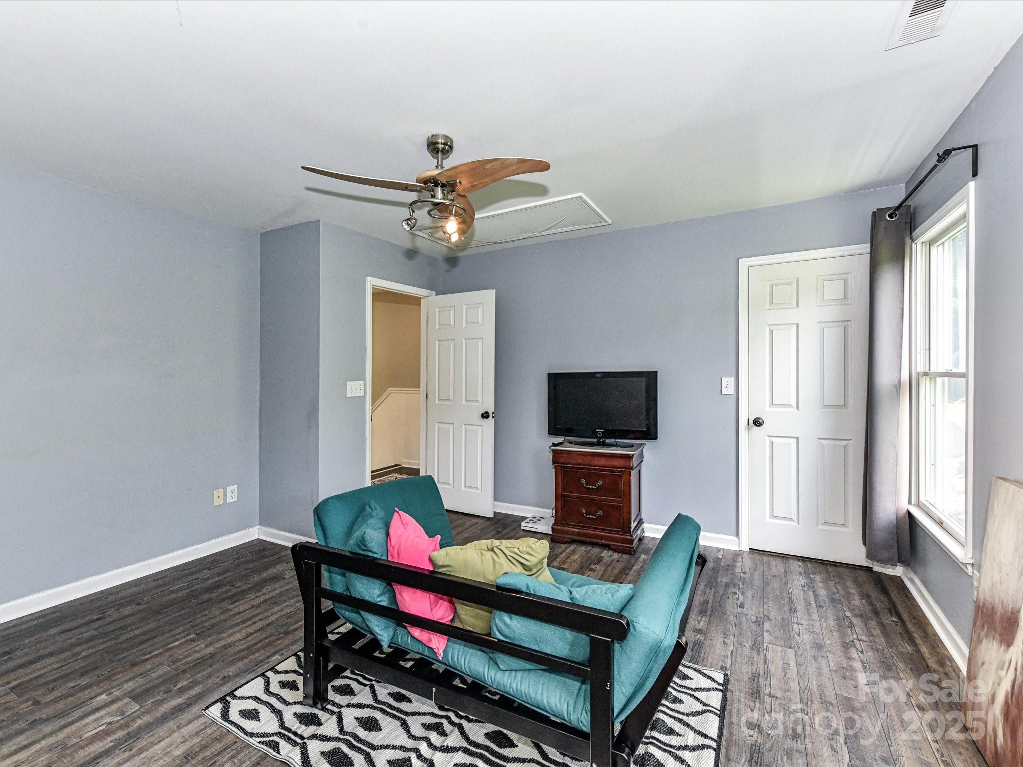 2325 Perry Road Property Photo 30