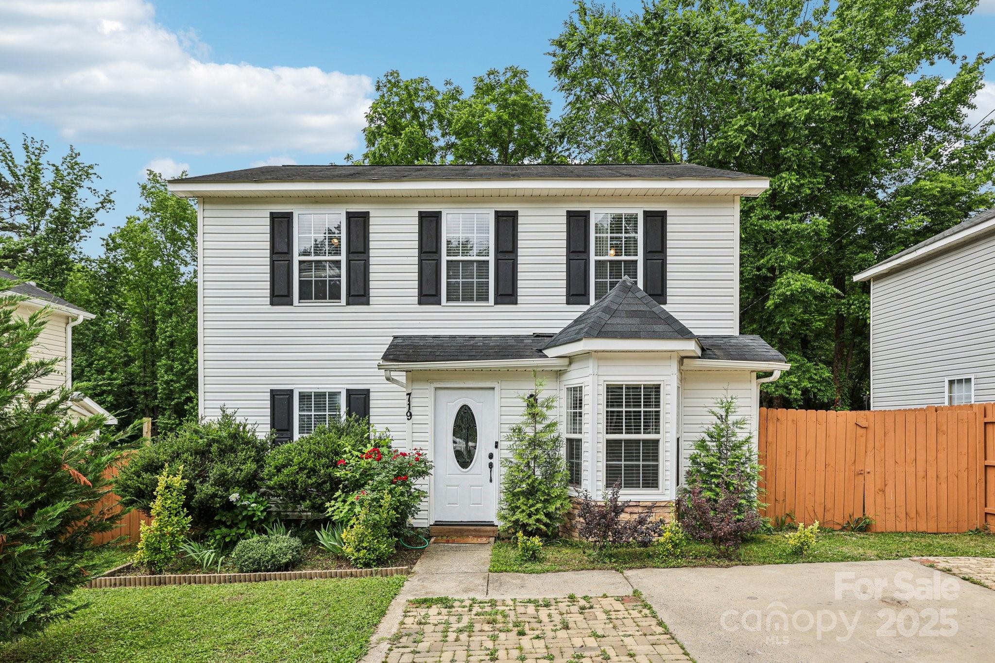 719 Dawn Circle Property Photo 1