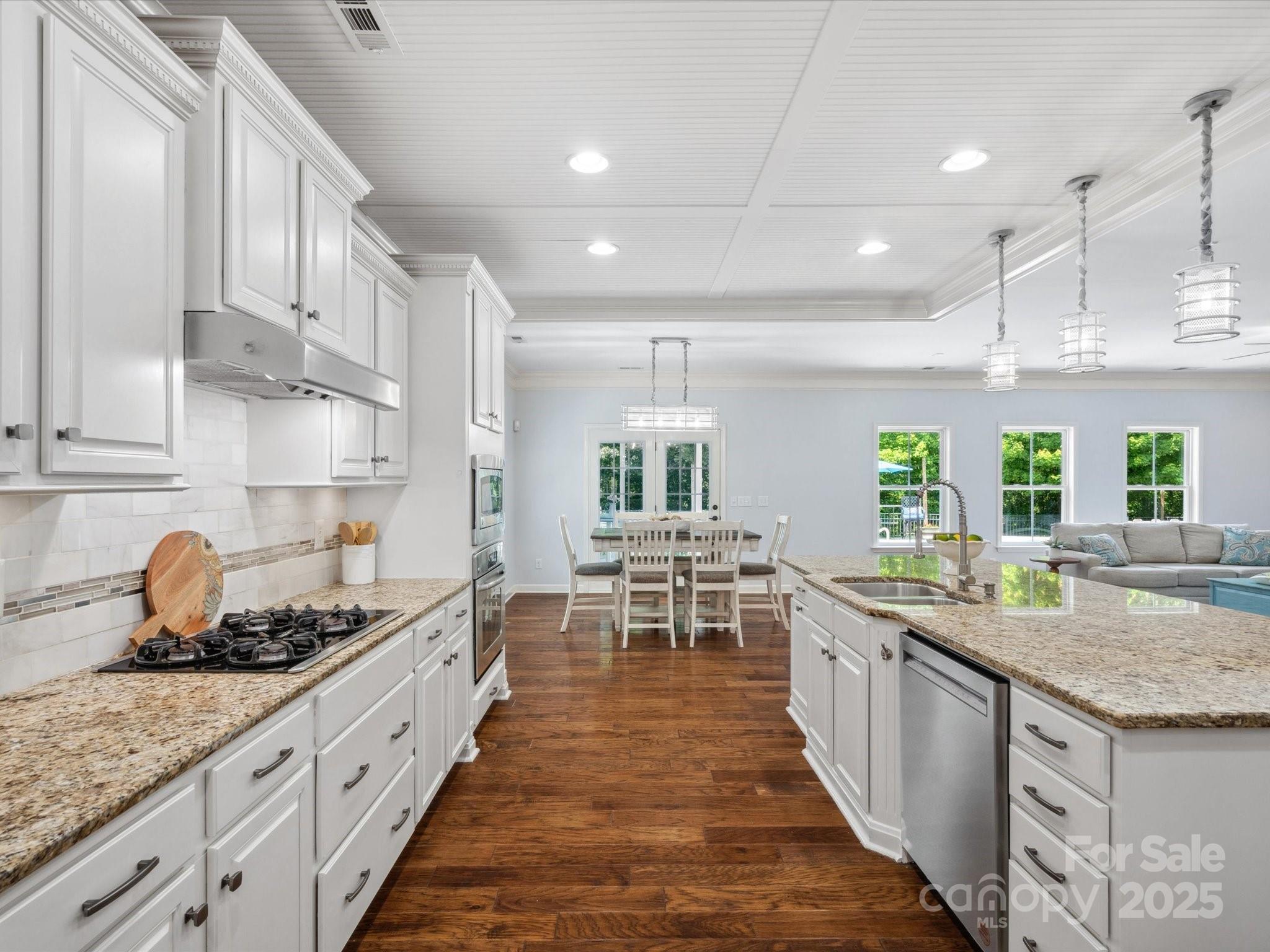 5005 Hedgebrook Lane Property Photo 12