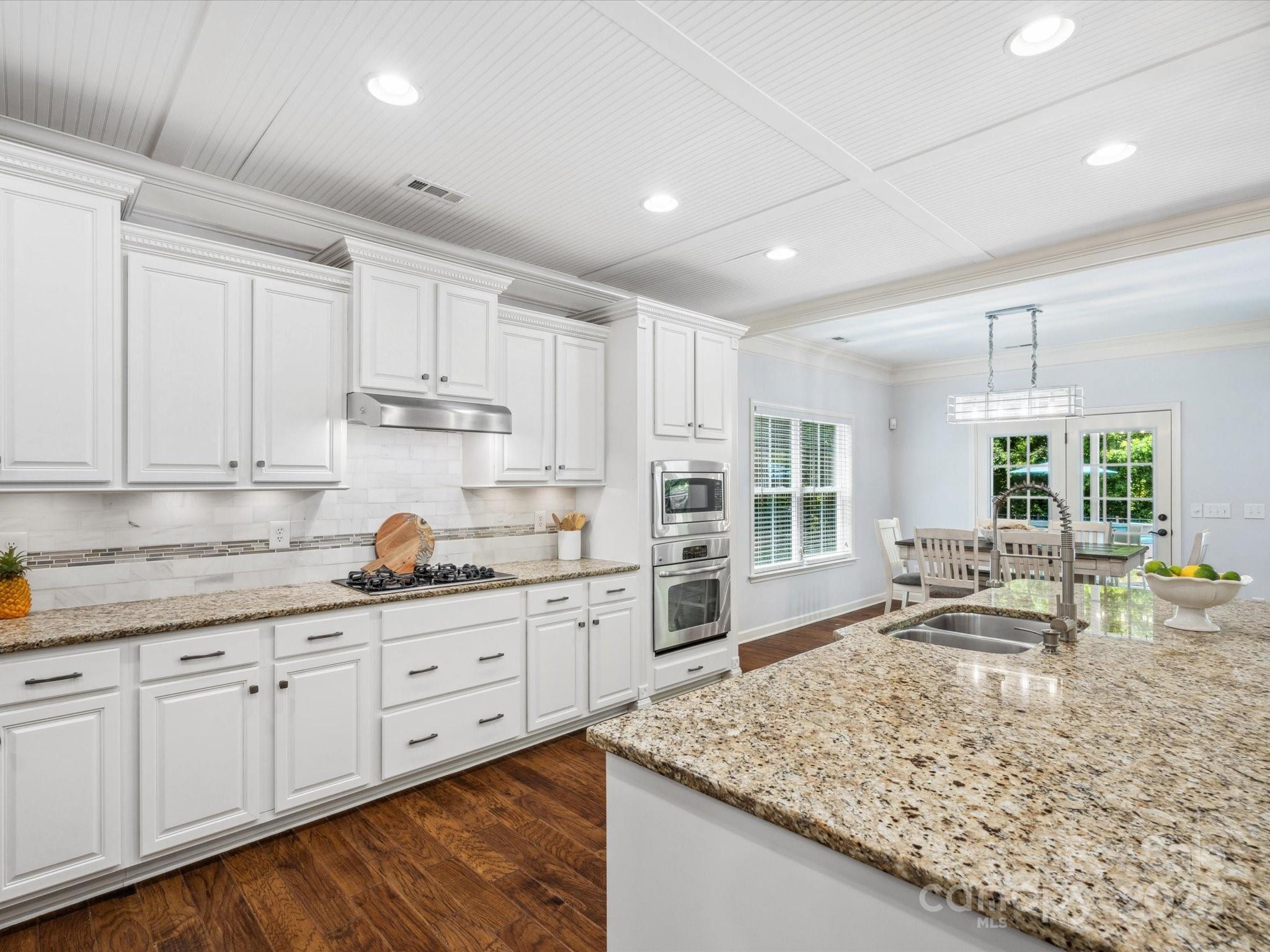 5005 Hedgebrook Lane Property Photo 13