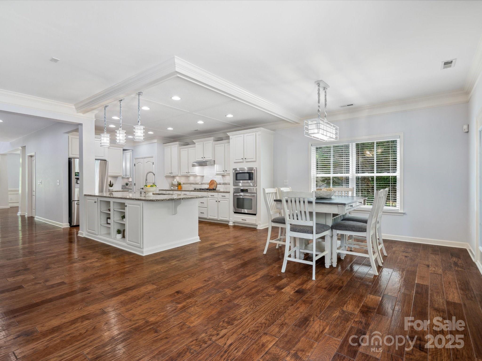 5005 Hedgebrook Lane Property Photo 16