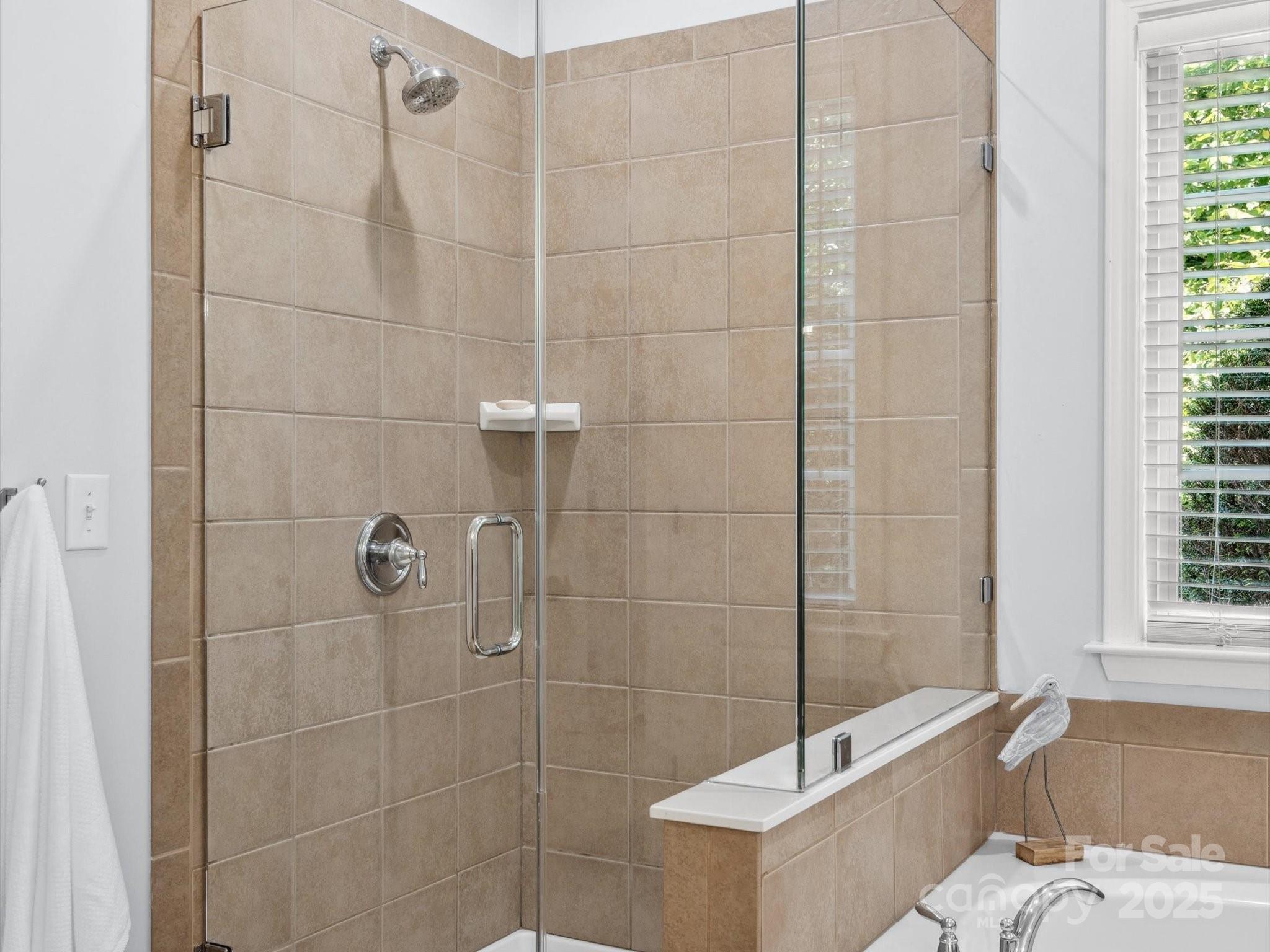 5005 Hedgebrook Lane Property Photo 24