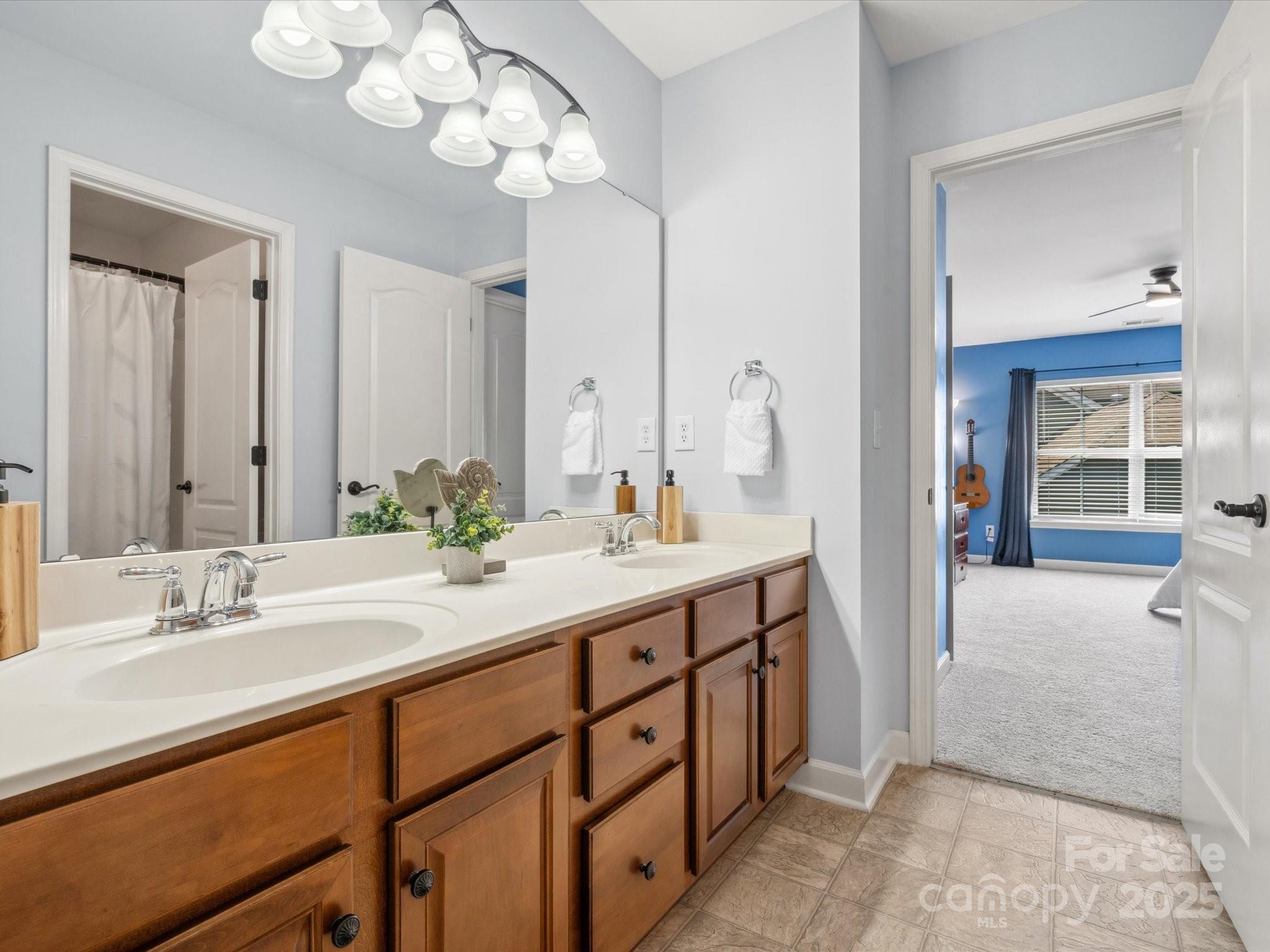 5005 Hedgebrook Lane Property Photo 30