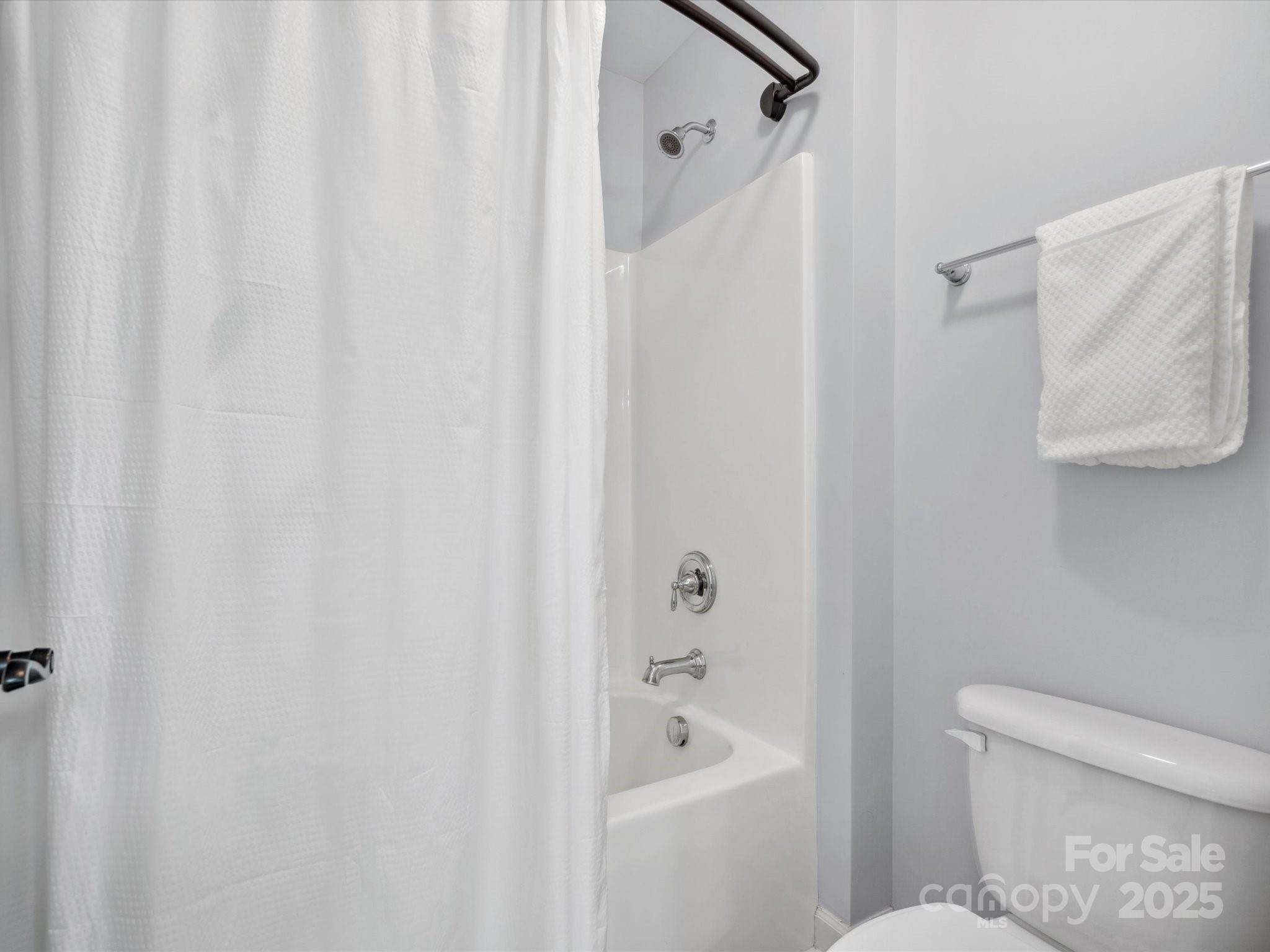 5005 Hedgebrook Lane Property Photo 31