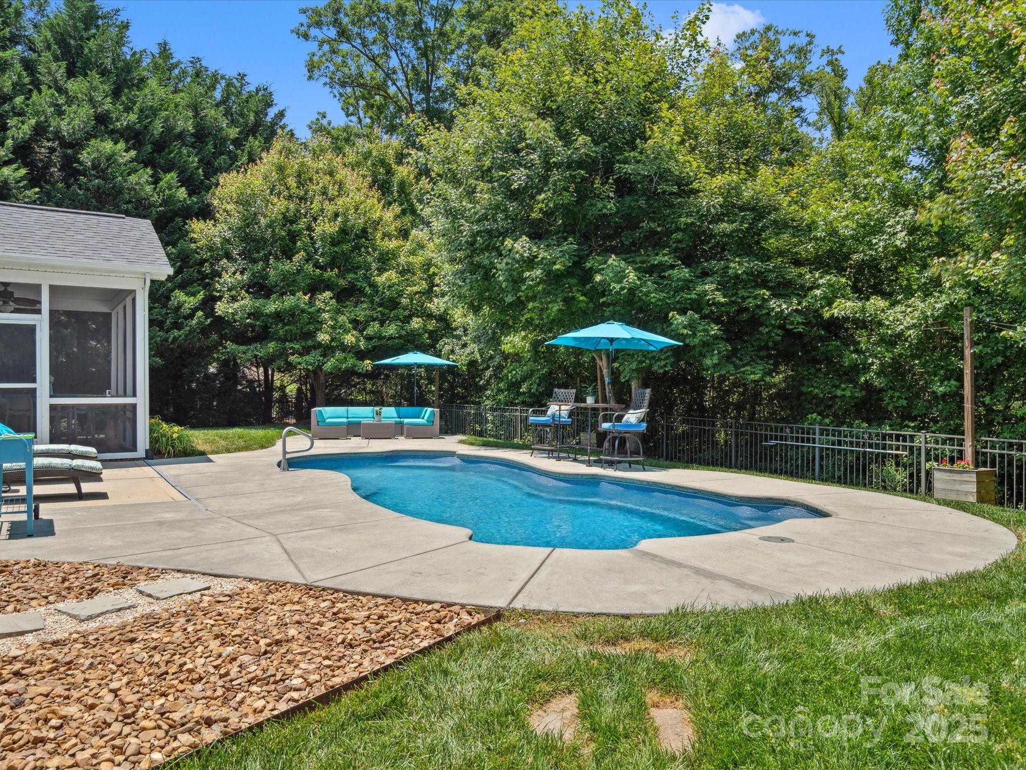 5005 Hedgebrook Lane Property Photo 38