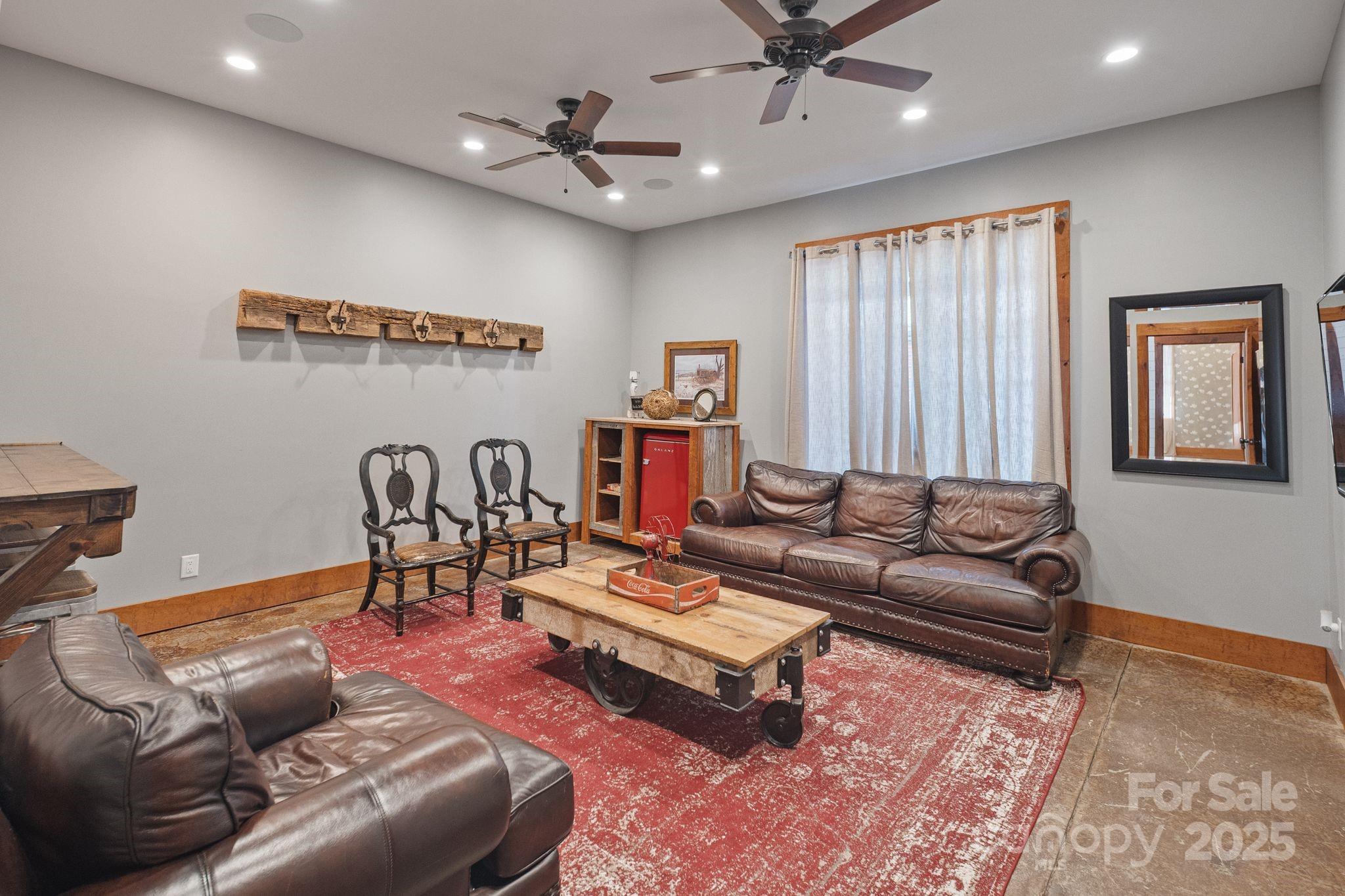 6572 Burkemont Road Property Photo 22