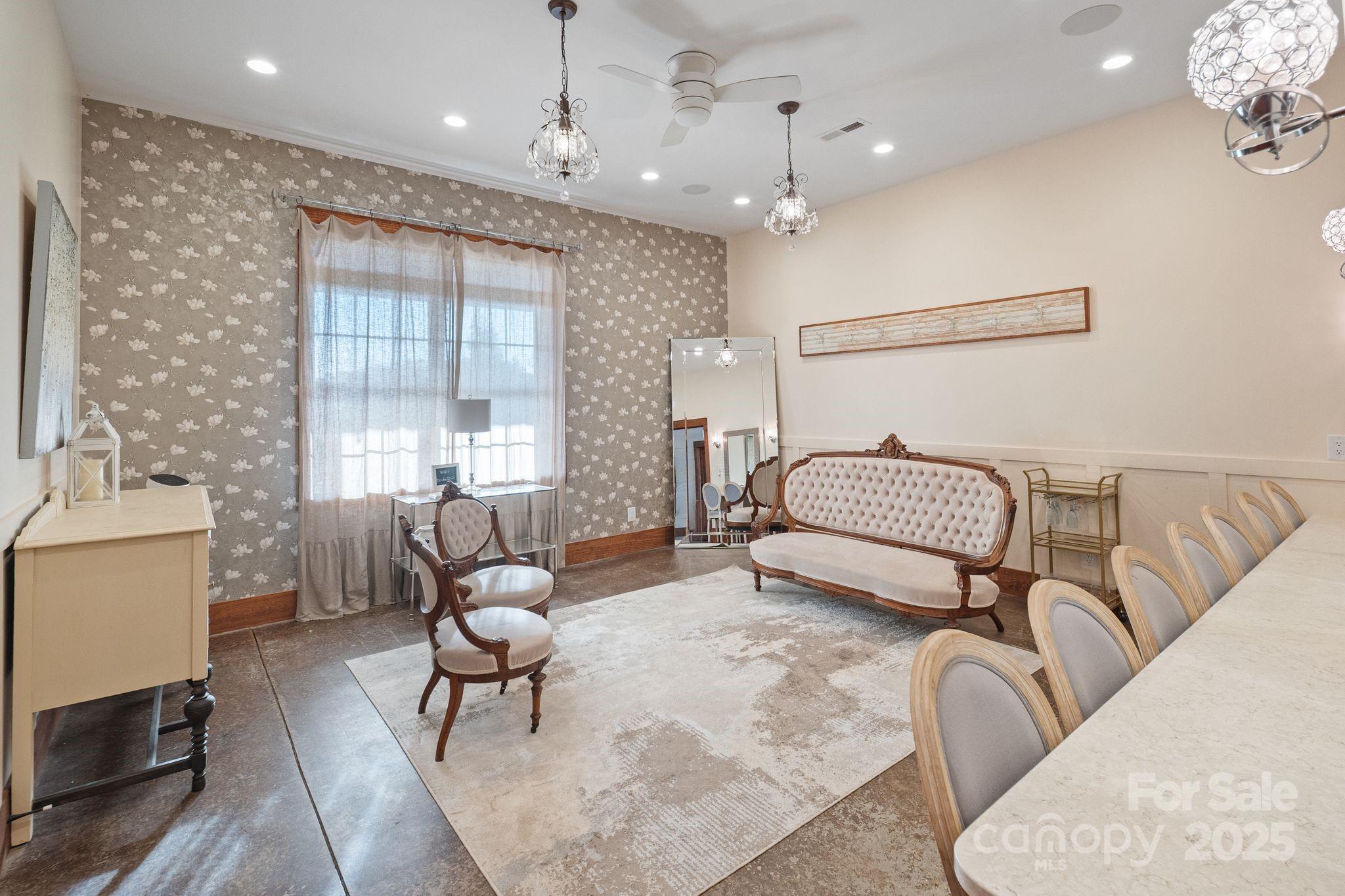 6572 Burkemont Road Property Photo 23