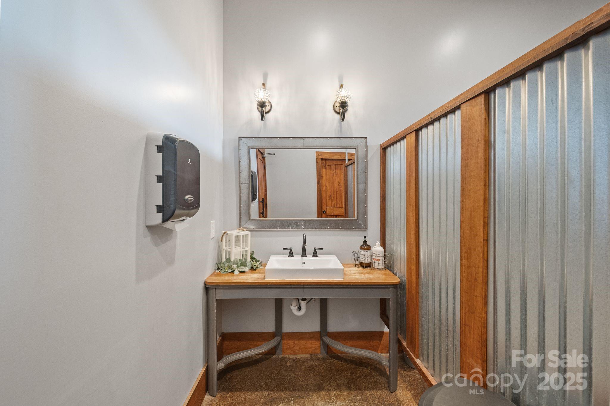 6572 Burkemont Road Property Photo 27