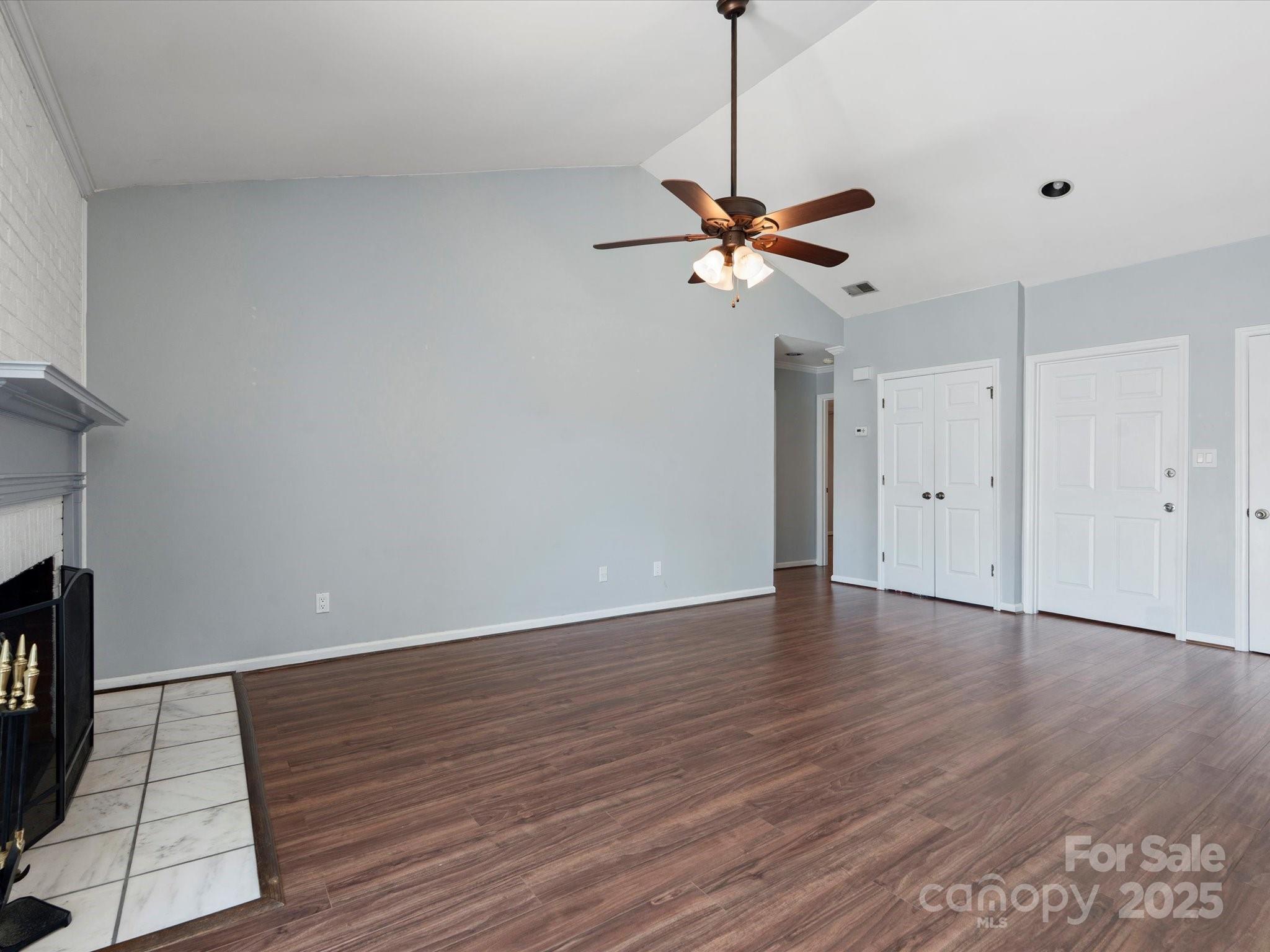 9404 S Vicksburg Park Court Property Photo 10