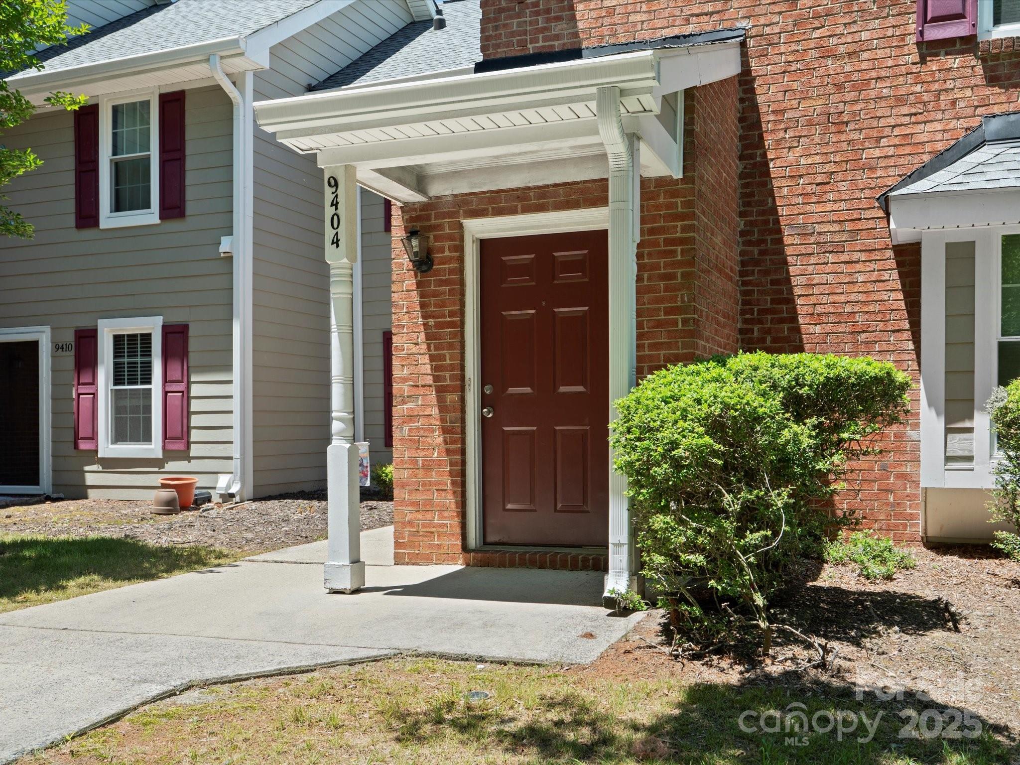9404 S Vicksburg Park Court Property Photo 27