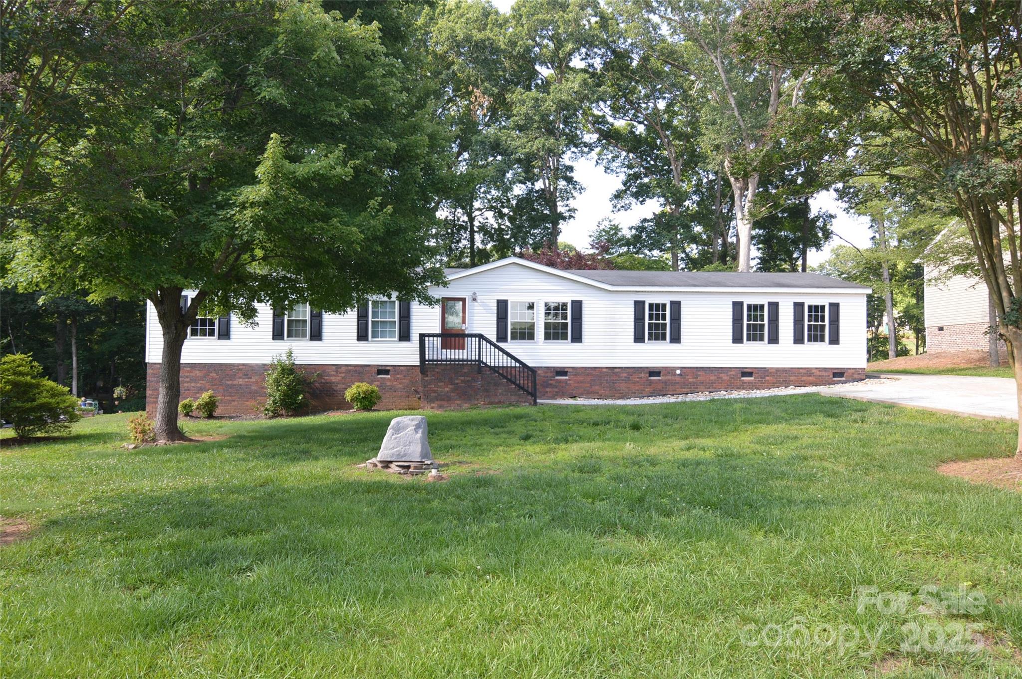 14335 Saint Johns Drive 83 Property Photo 1