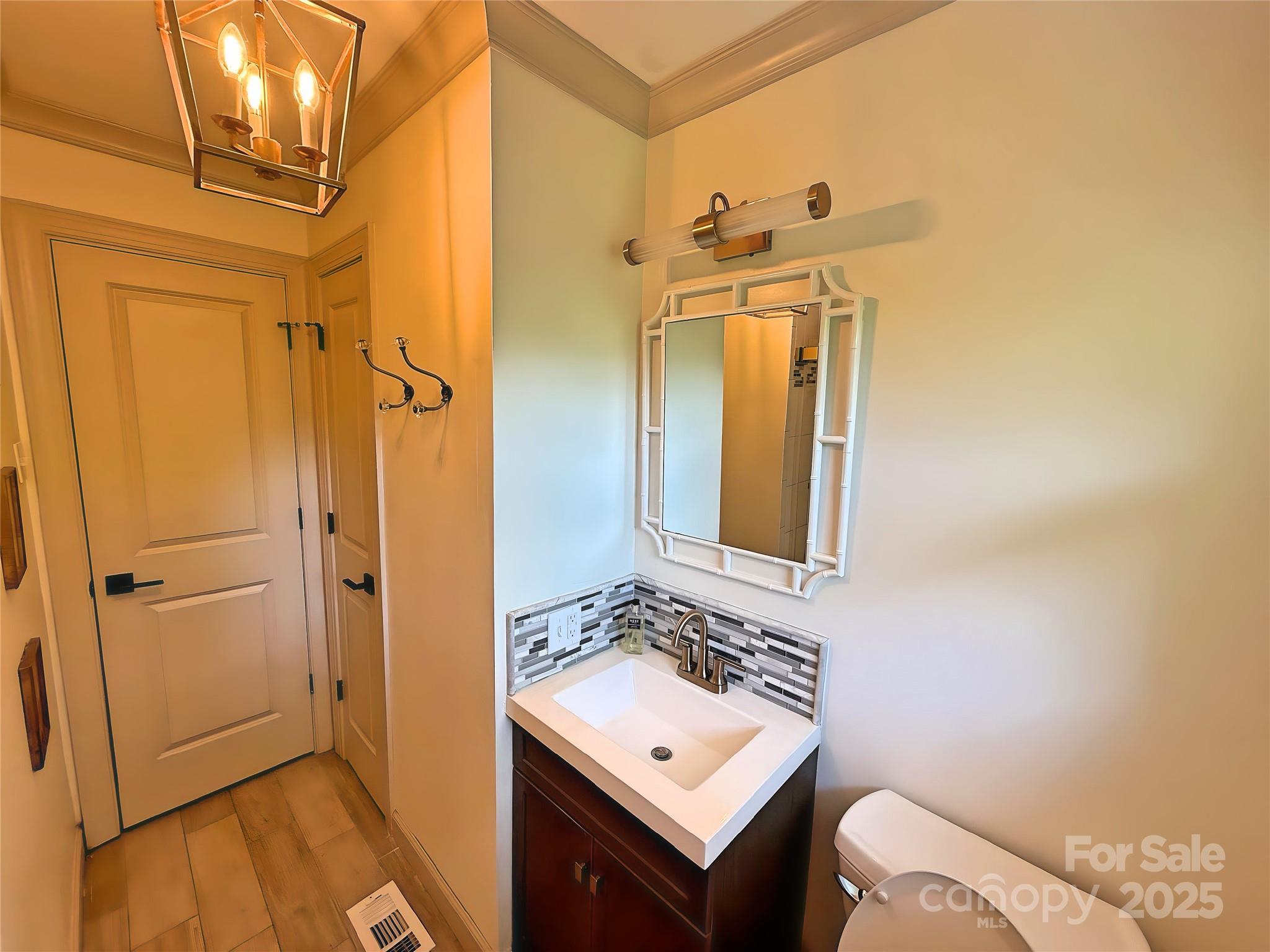 5033 Baylor Drive Property Photo 10