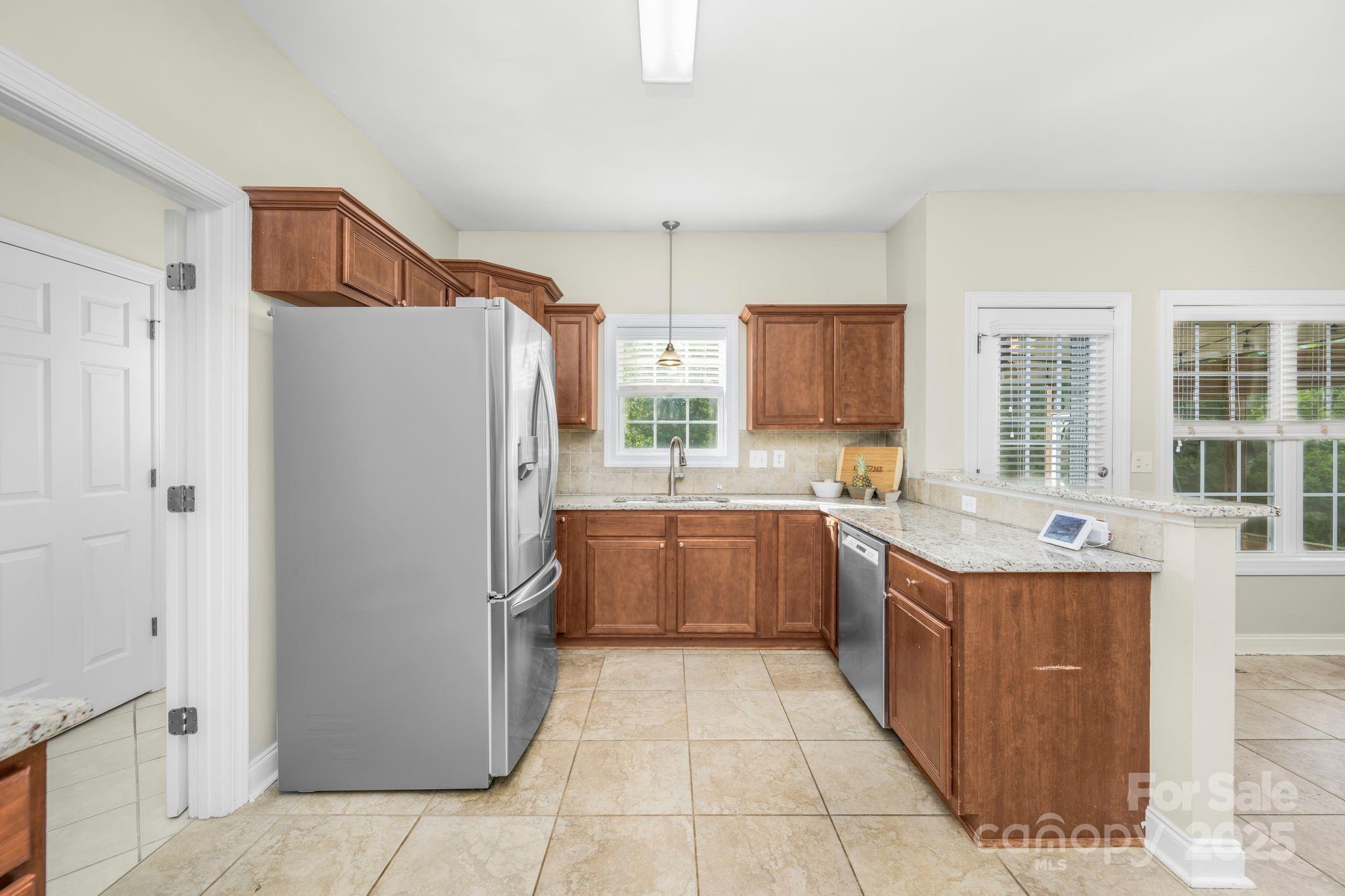 7255 Orchard Path Drive Property Photo 9