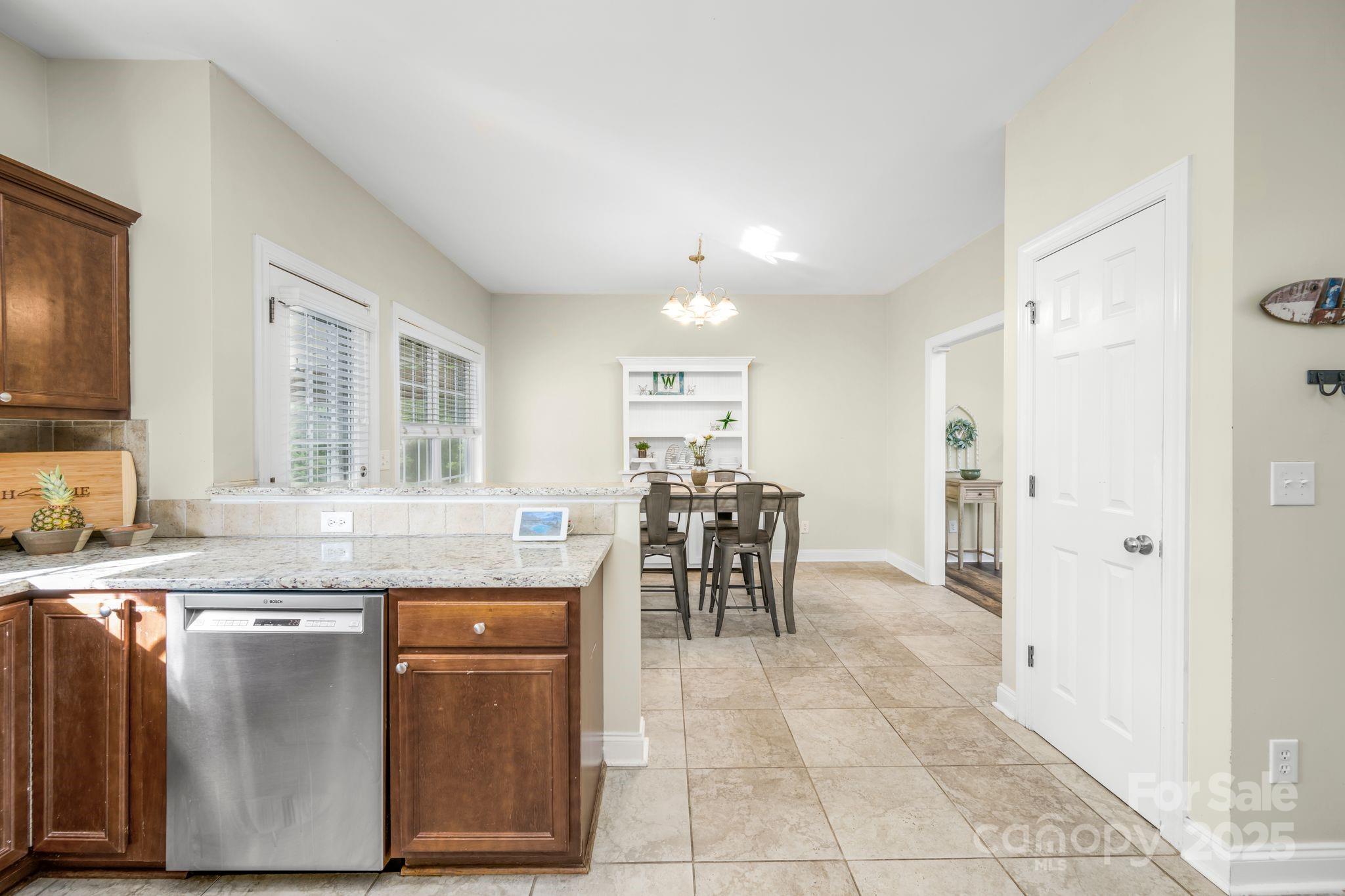 7255 Orchard Path Drive Property Photo 10