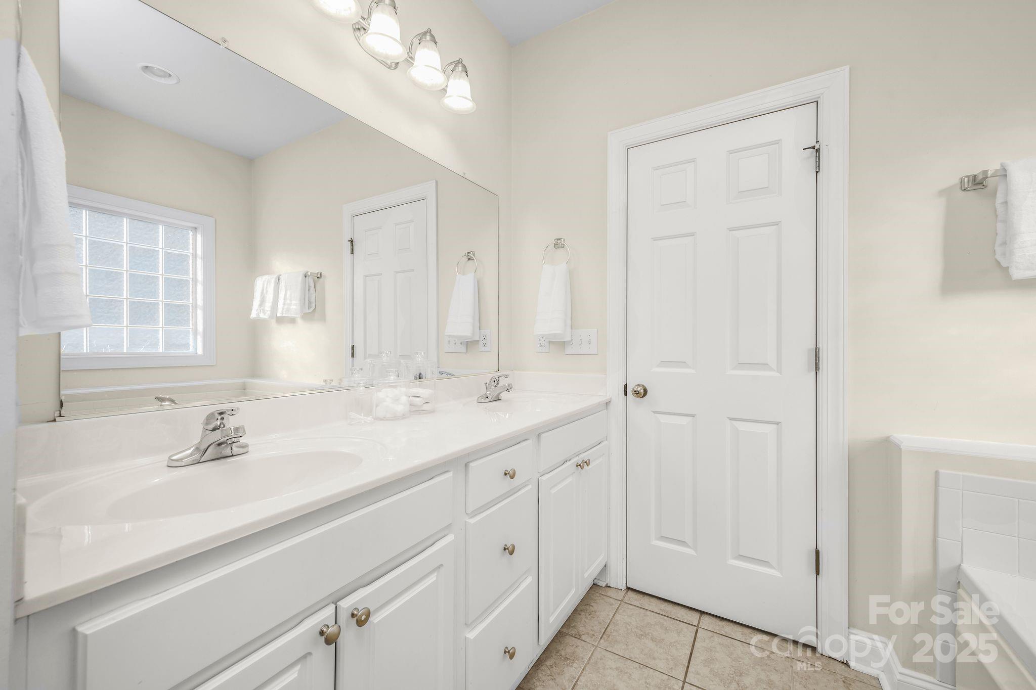 7255 Orchard Path Drive Property Photo 18